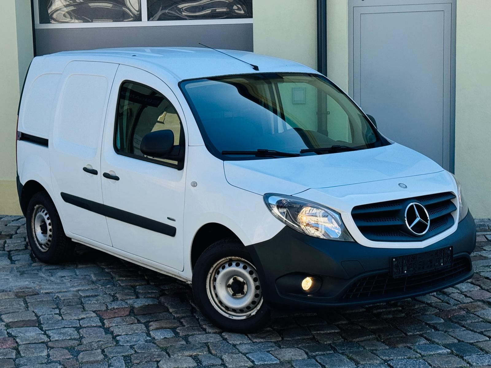 Fahrzeugabbildung Mercedes-Benz Citan 111 CDI lang  | AHK | BT |
