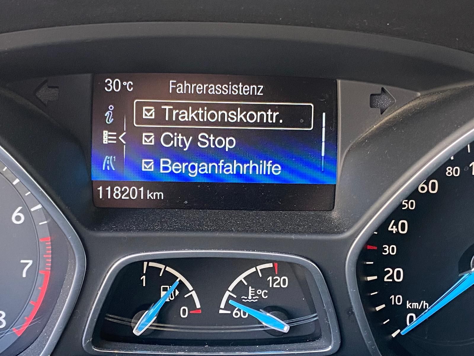 Fahrzeugabbildung Ford Focus 1.5 EcoBoost Sport | MOTORSCHADEN |