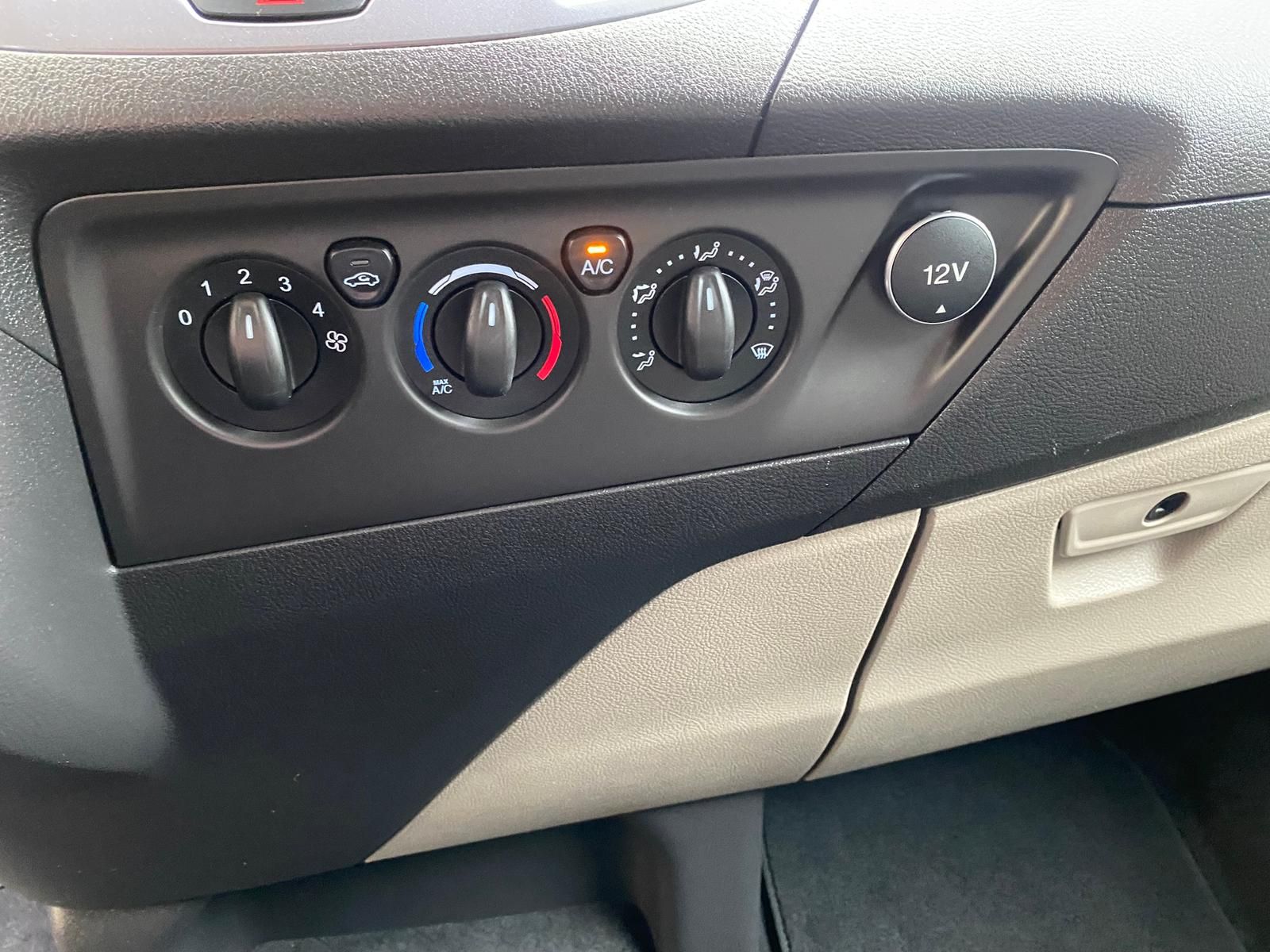 Fahrzeugabbildung Ford Tourneo Custom 2.2 TDCi 300 Titanium +AHK+DAB+