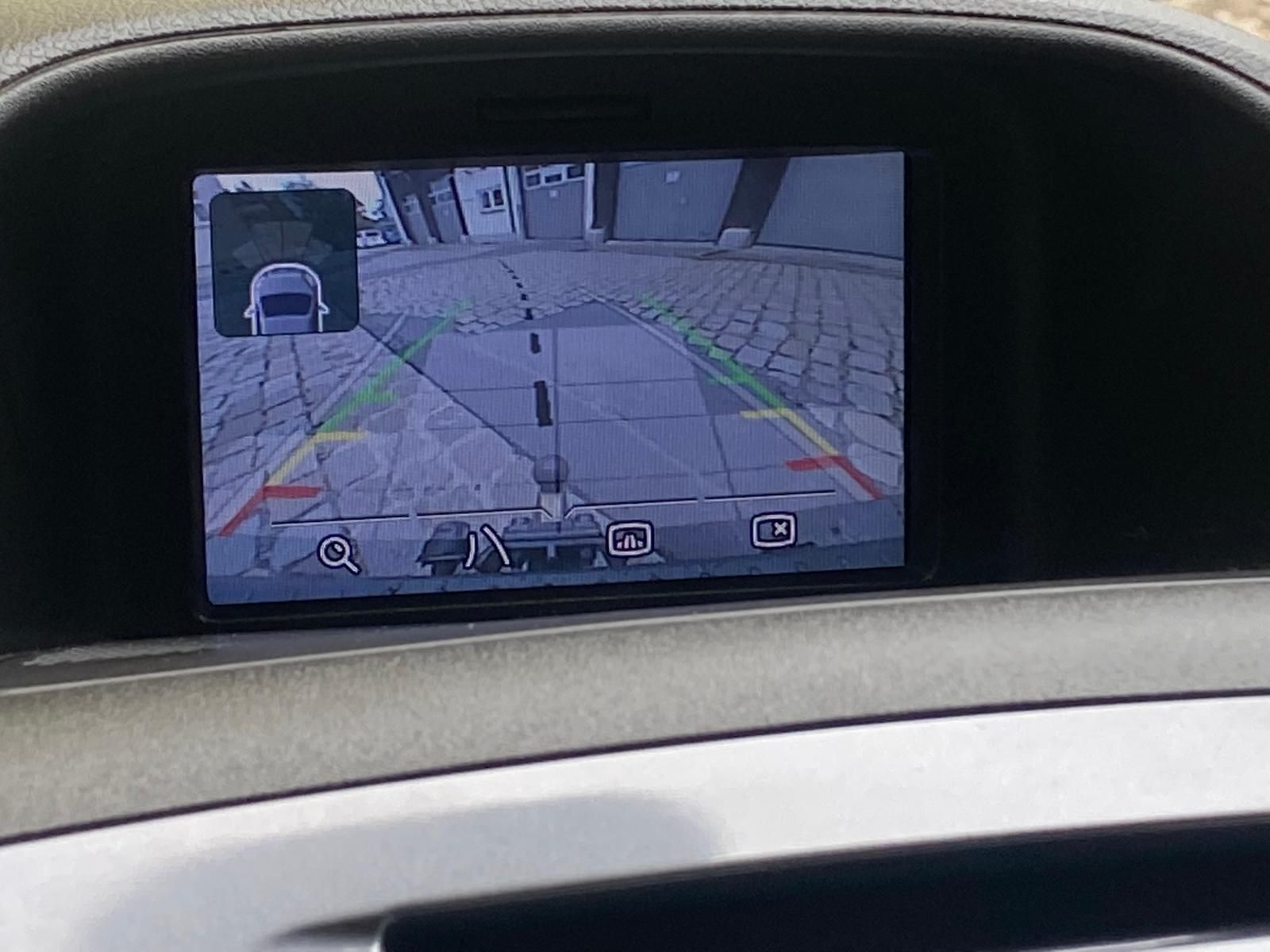 Fahrzeugabbildung Ford Tourneo Custom 2.2 TDCi 300 Titanium +AHK+DAB+