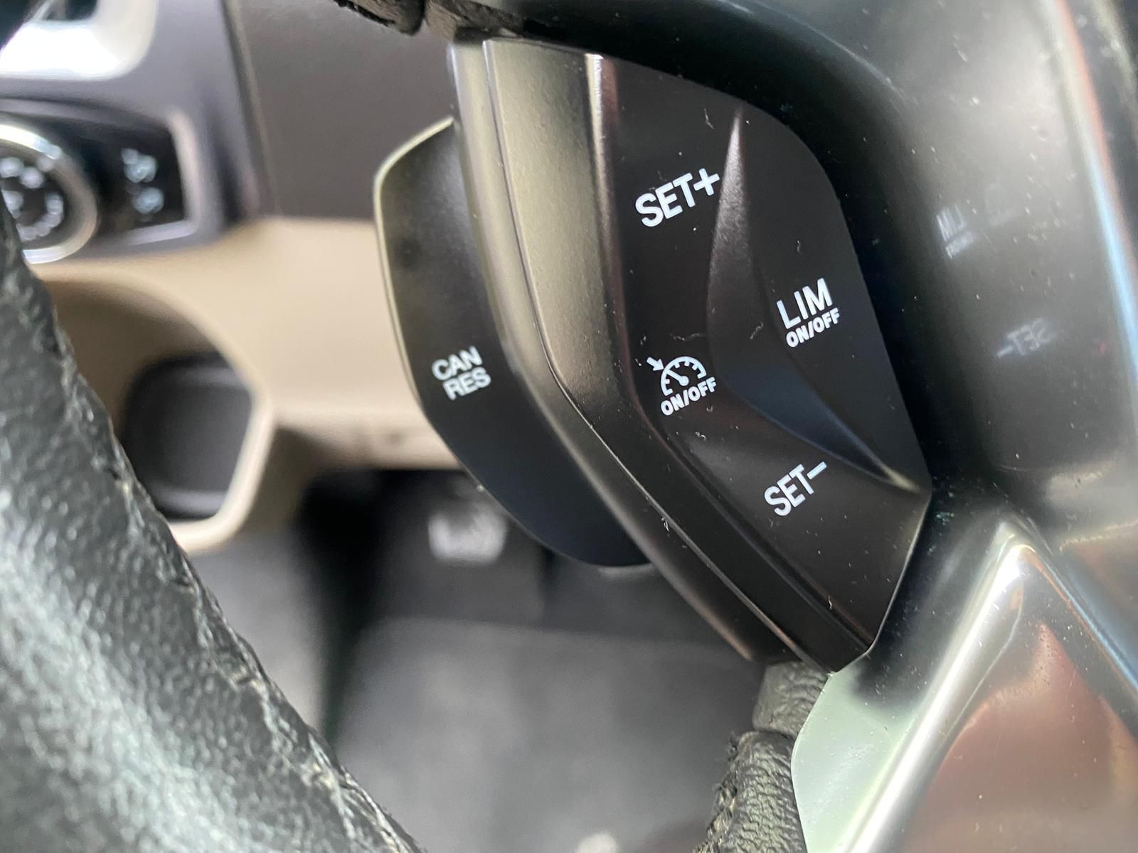 Fahrzeugabbildung Ford Tourneo Custom 2.2 TDCi 300 Titanium +AHK+DAB+