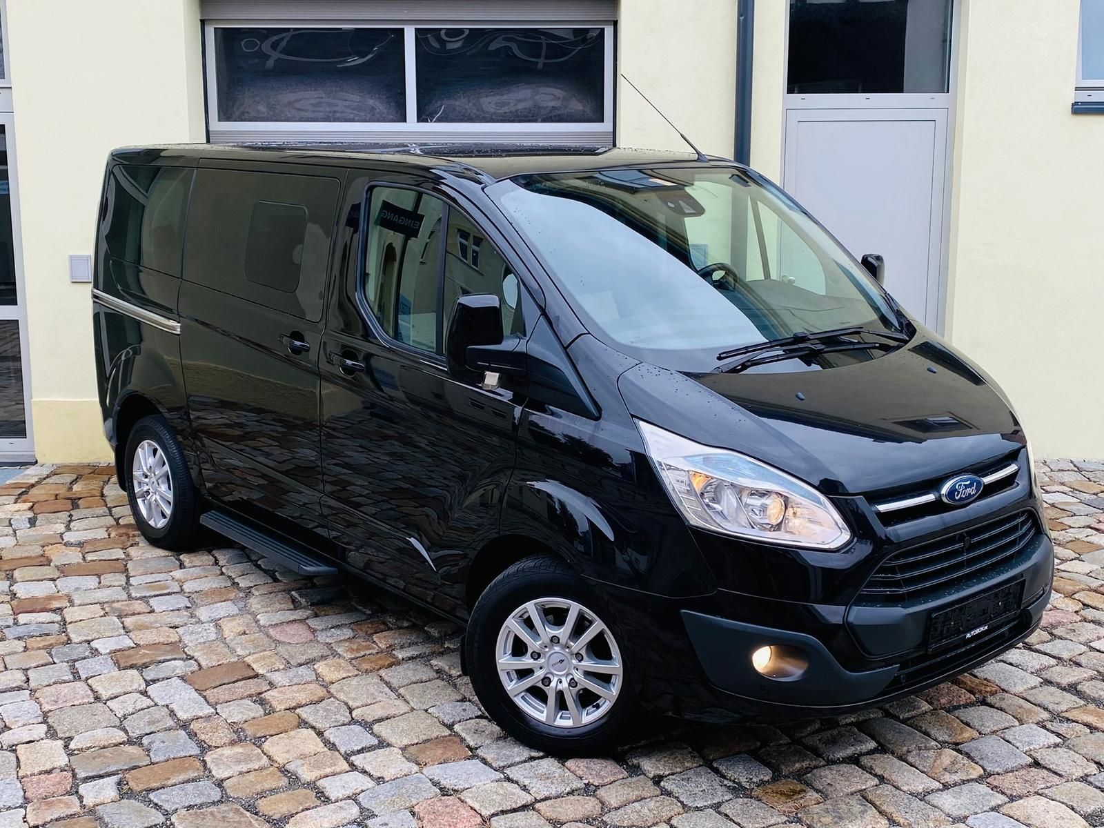 Fahrzeugabbildung Ford Tourneo Custom 2.2 TDCi 300 Titanium +AHK+DAB+