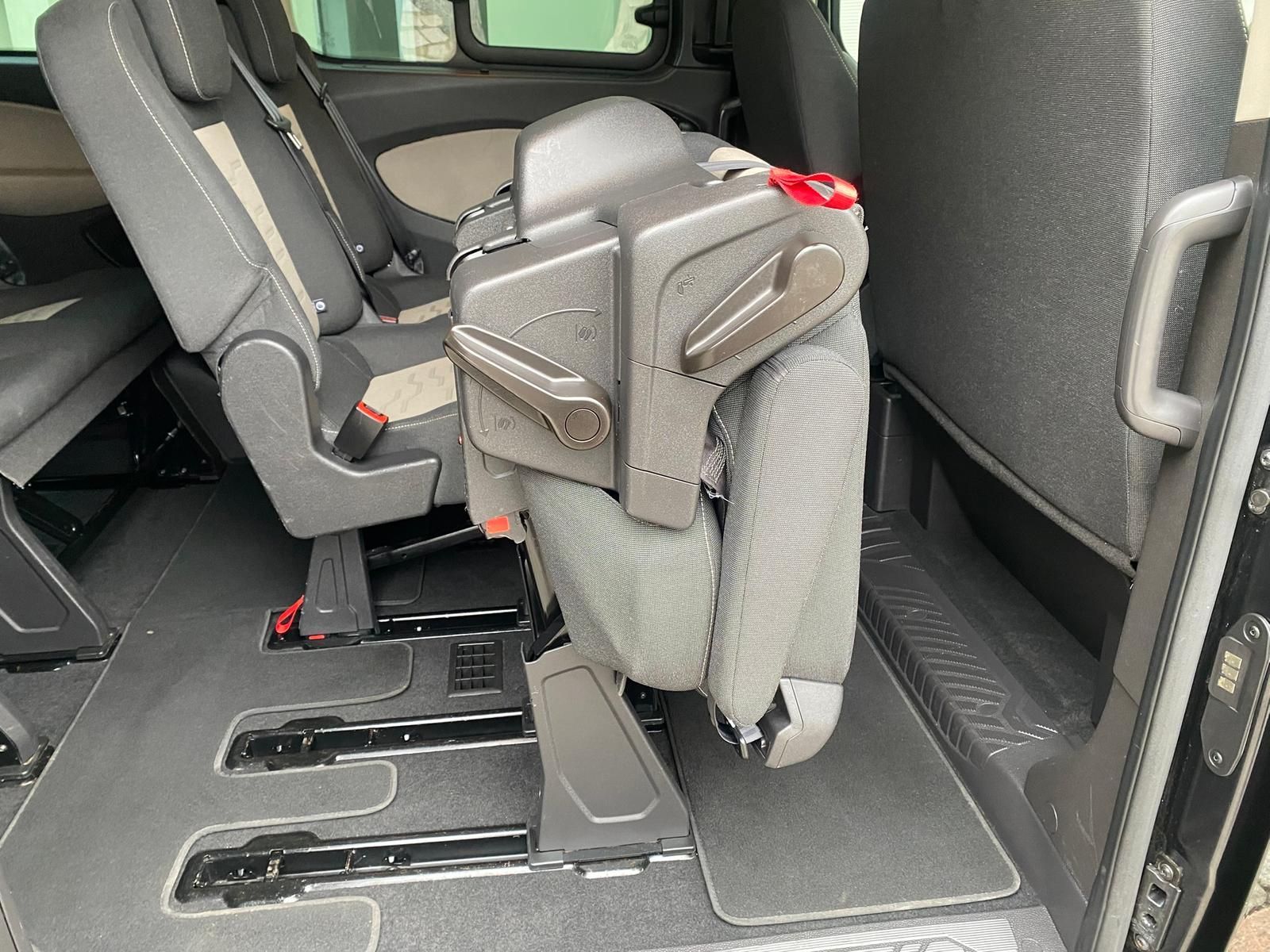 Fahrzeugabbildung Ford Tourneo Custom 2.2 TDCi 300 Titanium +AHK+DAB+