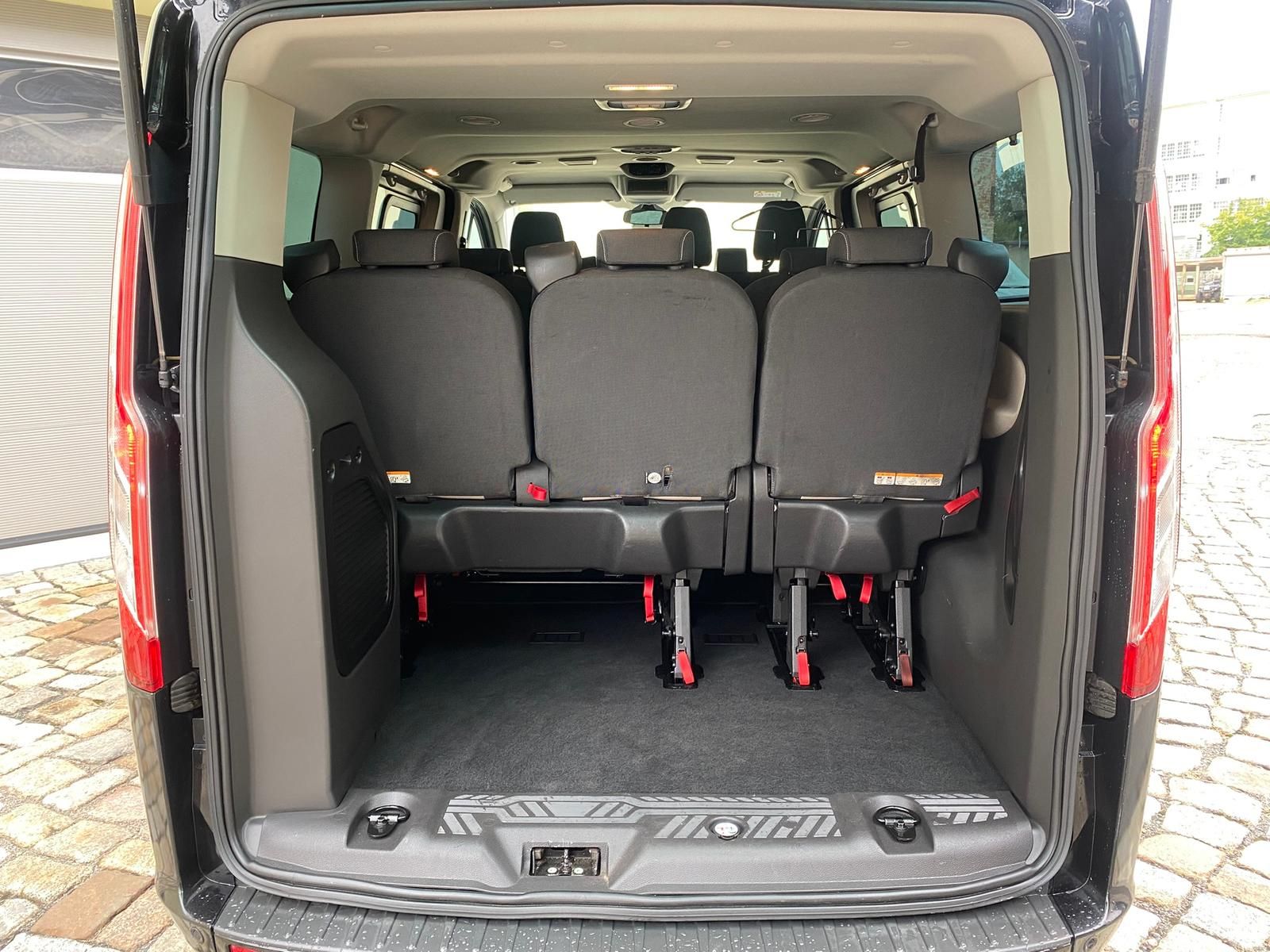 Fahrzeugabbildung Ford Tourneo Custom 2.2 TDCi 300 Titanium +AHK+DAB+