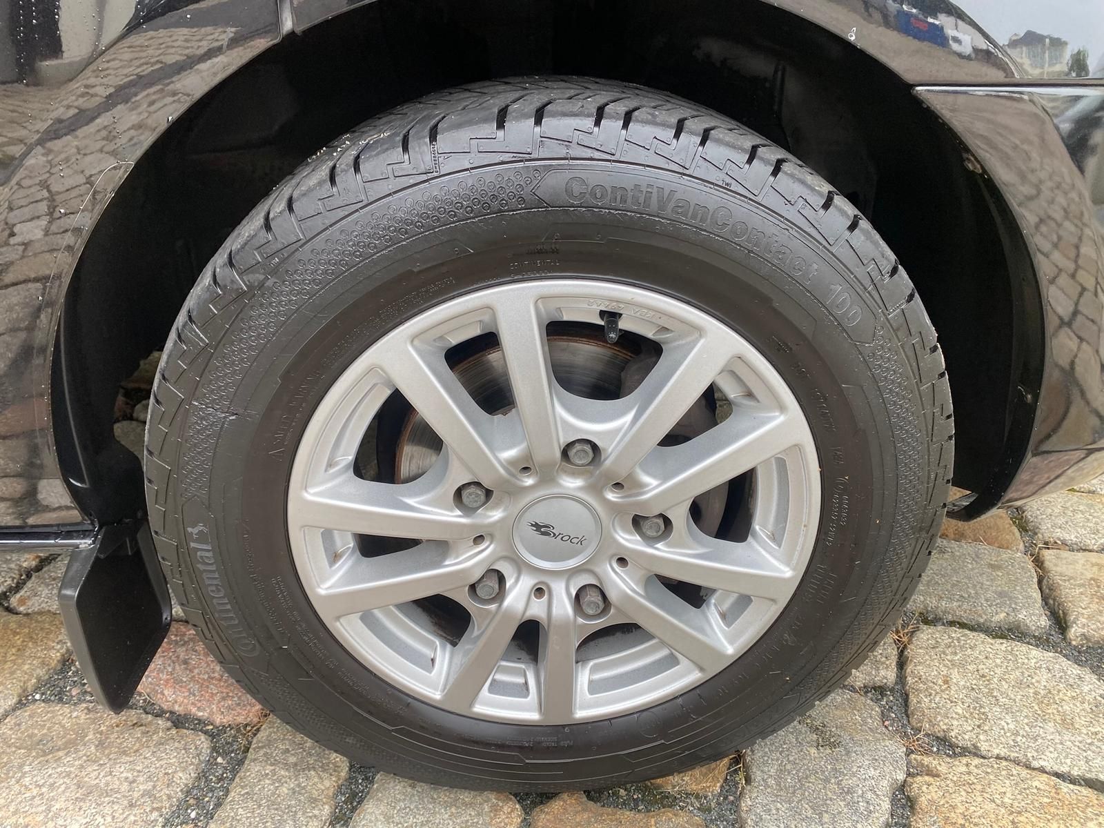 Fahrzeugabbildung Ford Tourneo Custom 2.2 TDCi 300 Titanium +AHK+DAB+