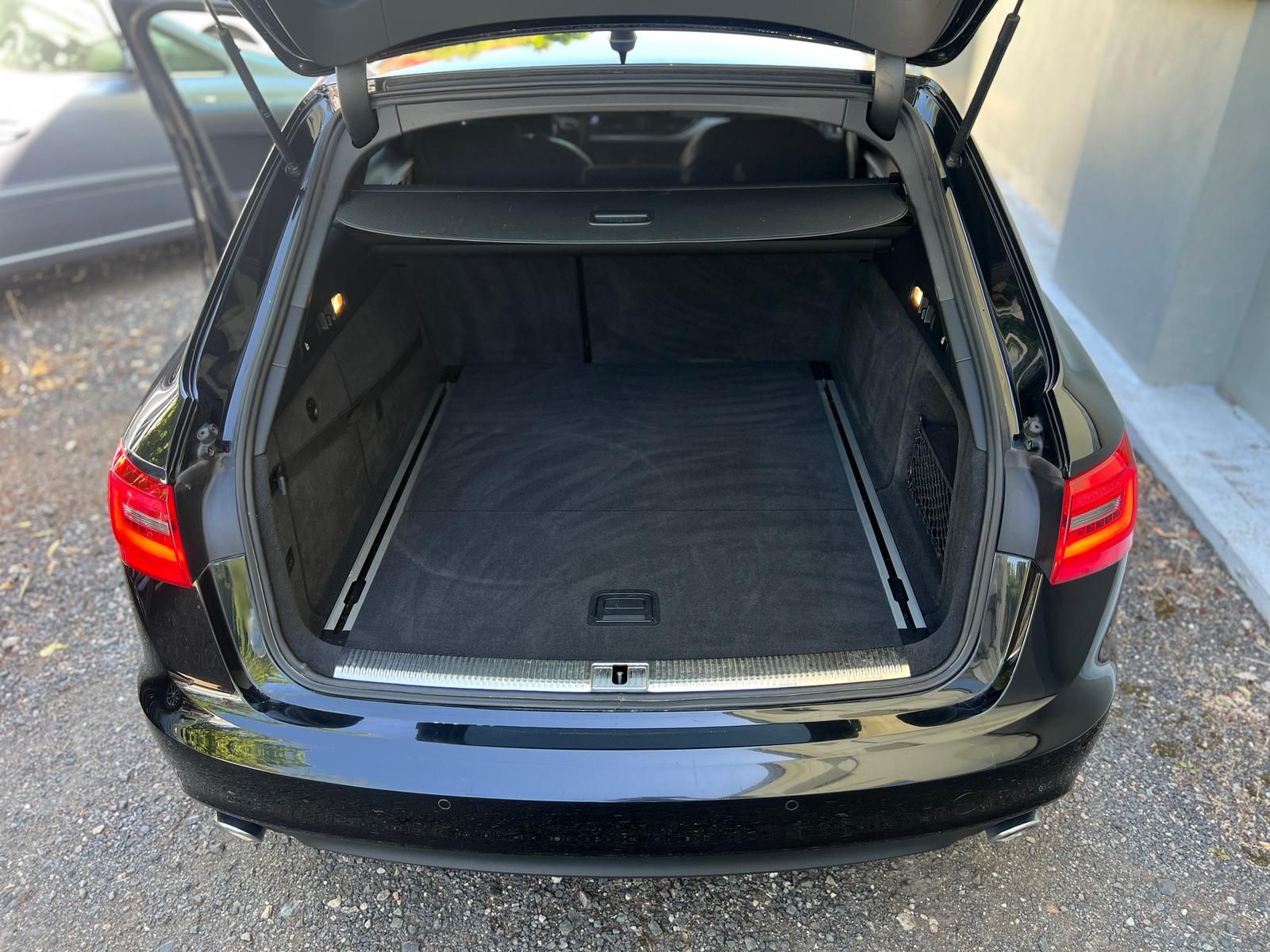 Fahrzeugabbildung Audi A6 Avant 3.0 TDI S-Line Sport Plus +NAVI+XENON+