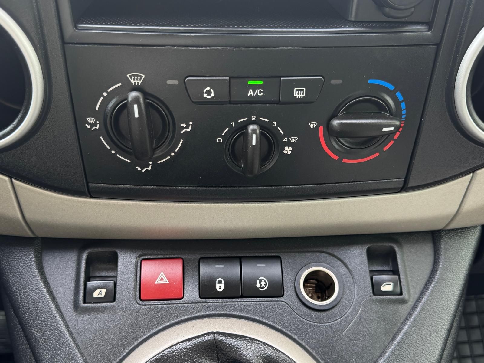 Fahrzeugabbildung Citroën Berlingo 1.6 Selection *PANO*PDC*TEMPOMAT*