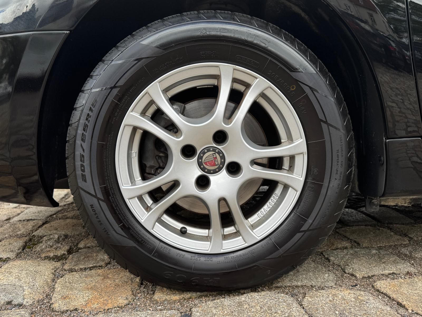 Fahrzeugabbildung Citroën Berlingo 1.6 Selection *PANO*PDC*TEMPOMAT*