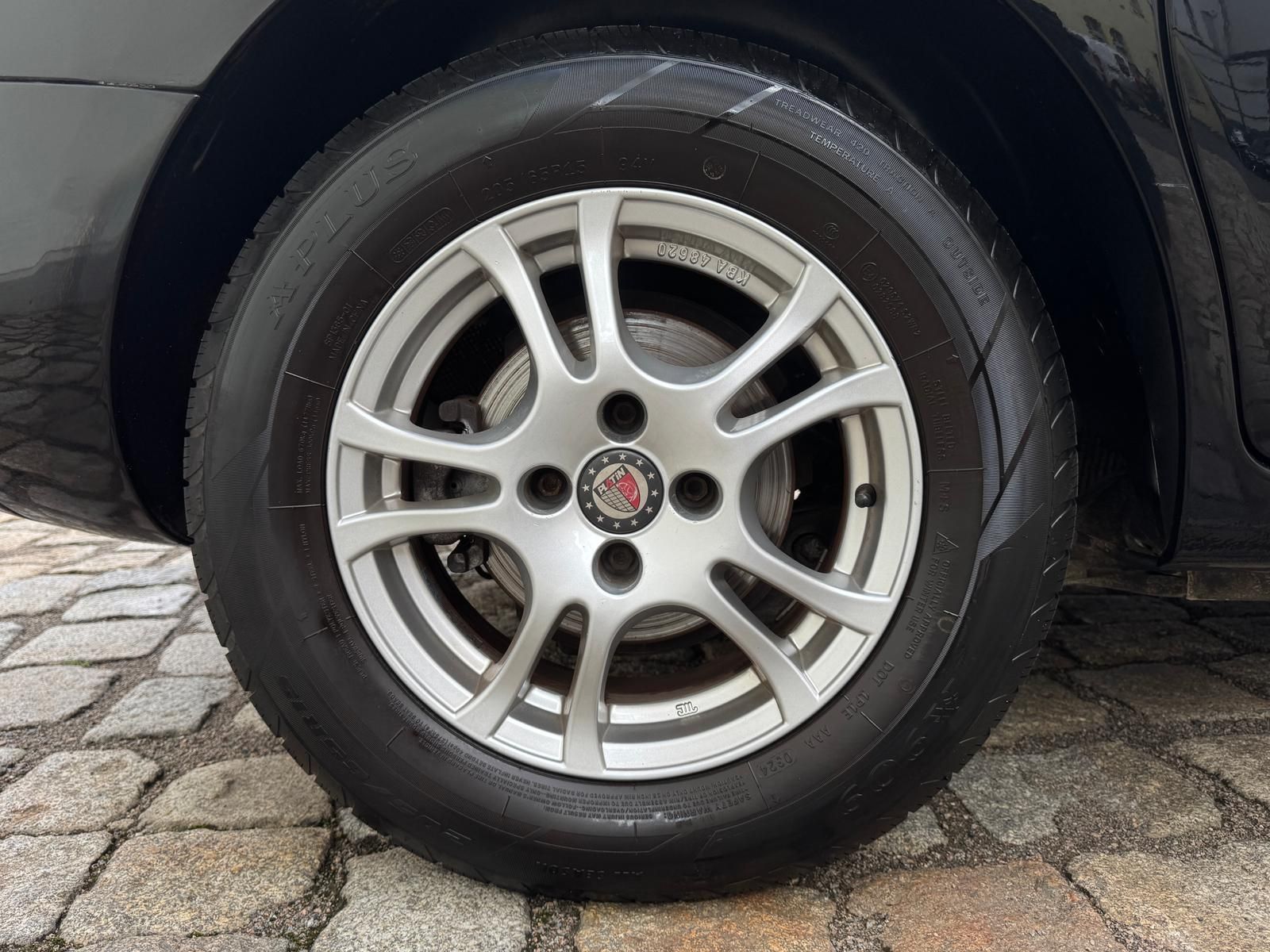 Fahrzeugabbildung Citroën Berlingo 1.6 Selection *PANO*PDC*TEMPOMAT*