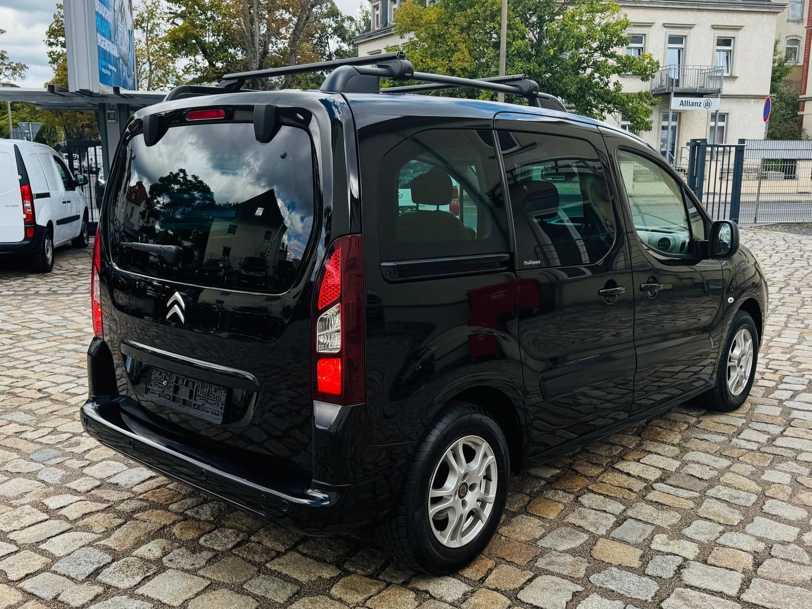 Fahrzeugabbildung Citroën Berlingo 1.6 Selection *PANO*PDC*TEMPOMAT*