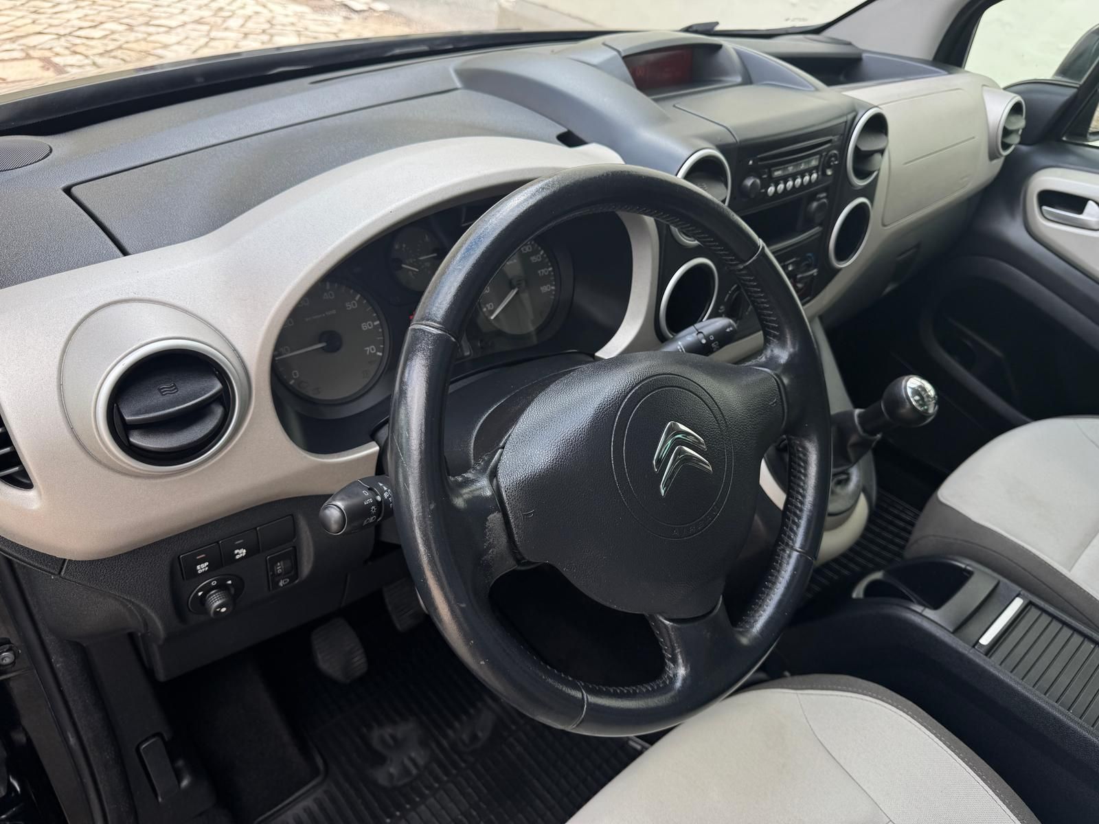 Fahrzeugabbildung Citroën Berlingo 1.6 Selection *PANO*PDC*TEMPOMAT*