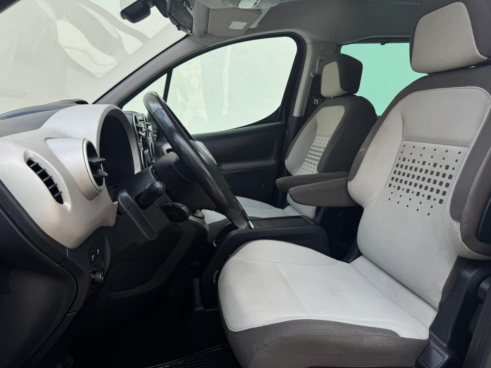 Fahrzeugabbildung Citroën Berlingo 1.6 Selection *PANO*PDC*TEMPOMAT*