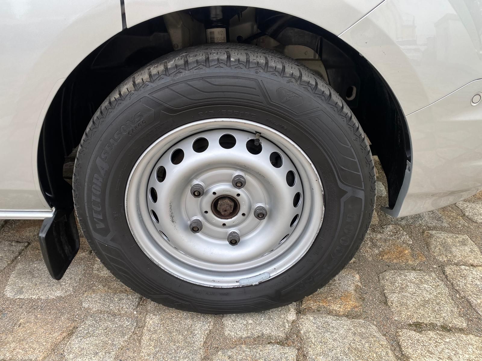 Fahrzeugabbildung Ford Transit Custom 340 L2 H3 +CAM+CARPLAY+NAVI+PDC+