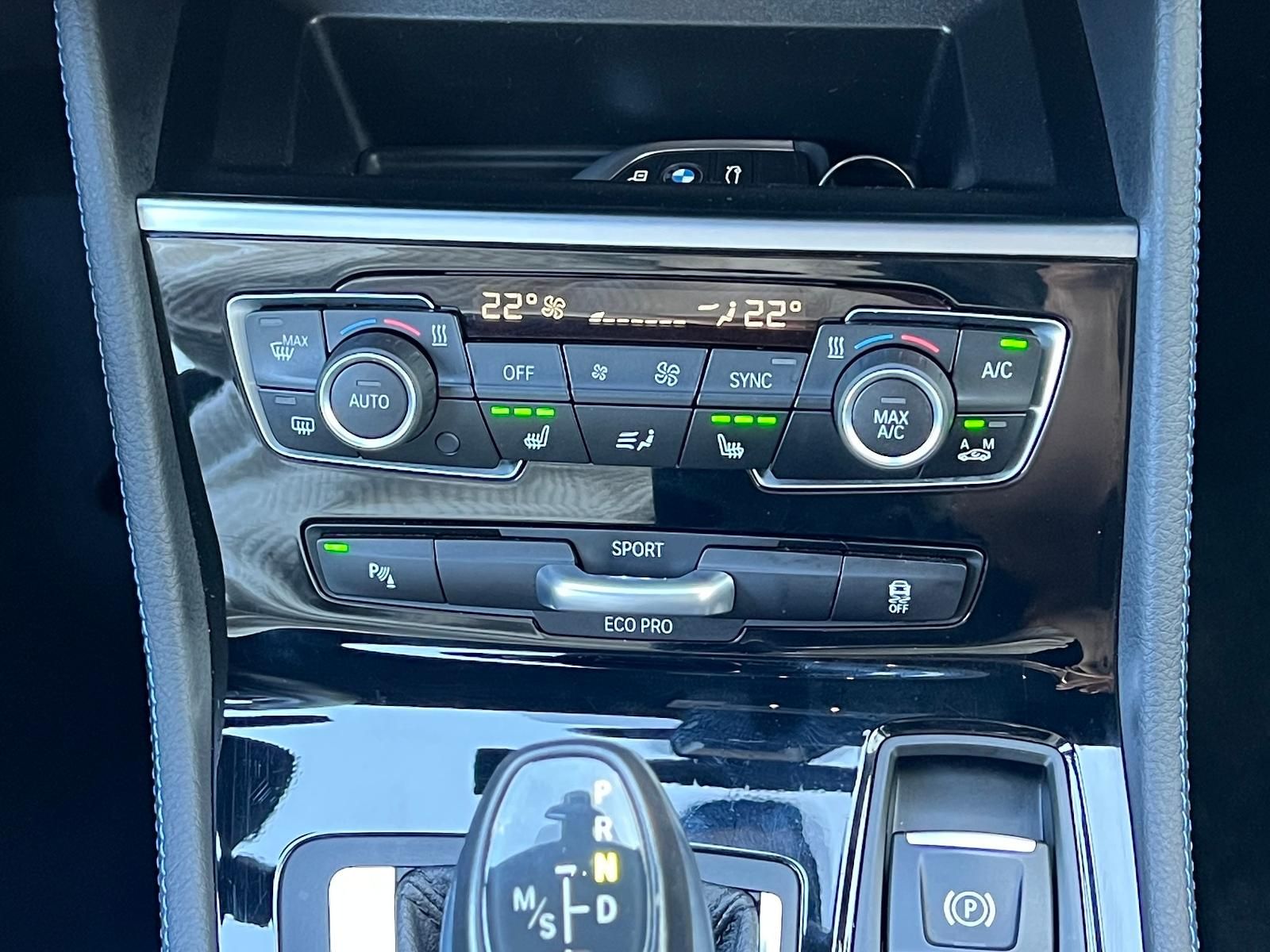 Fahrzeugabbildung BMW 225i Active Tourer xDrive M Sport +AHK+HUD+PANO+