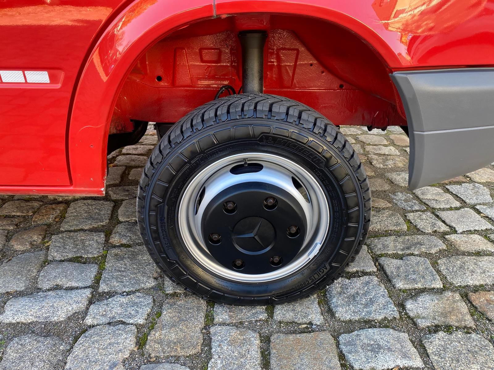 Fahrzeugabbildung Mercedes-Benz Sprinter Maxi 416 CDI 4x4 Automatik +6 SITZE+