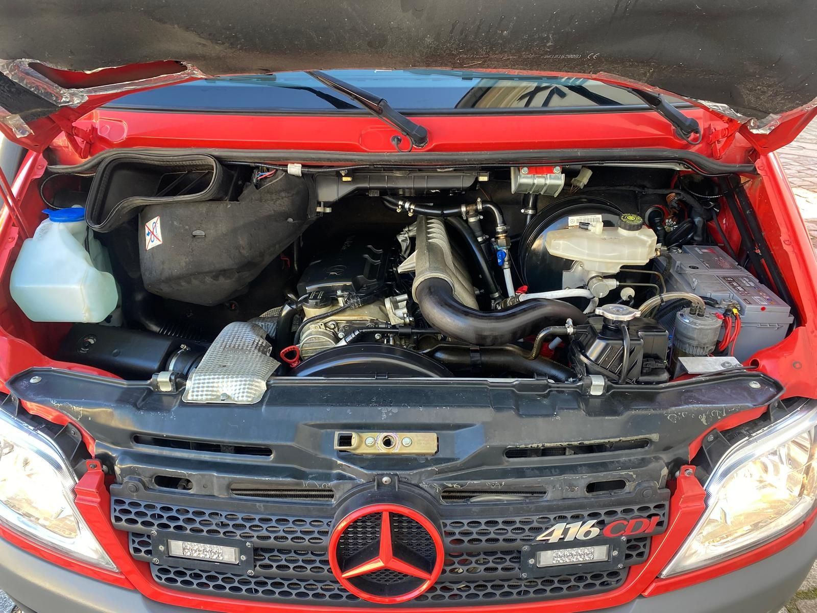 Fahrzeugabbildung Mercedes-Benz Sprinter Maxi 416 CDI 4x4 Automatik +6 SITZE+