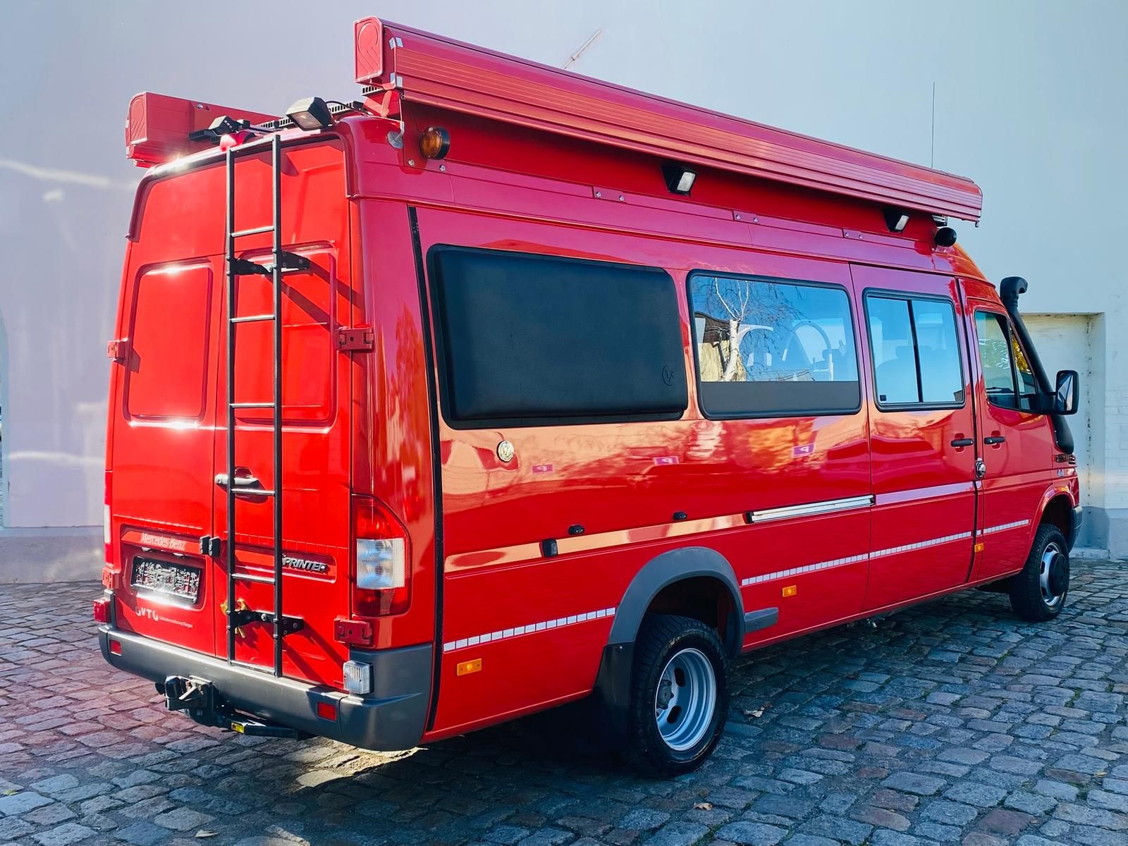 Fahrzeugabbildung Mercedes-Benz Sprinter Maxi 416 CDI 4x4 Automatik +6 SITZE+