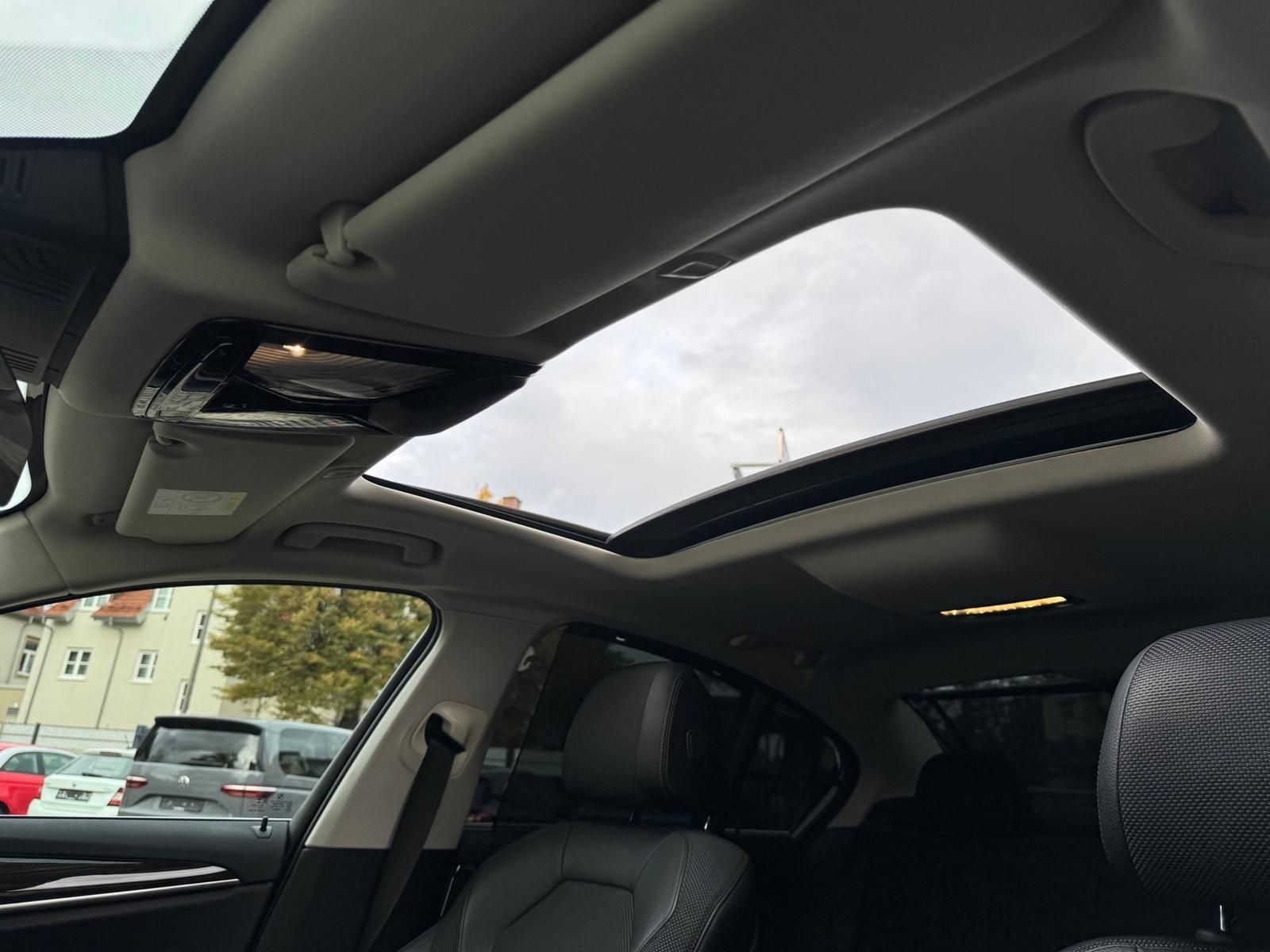 Fahrzeugabbildung BMW 530 i xDrive Autom. Sport Line +LED+NAVI+S-DACH+