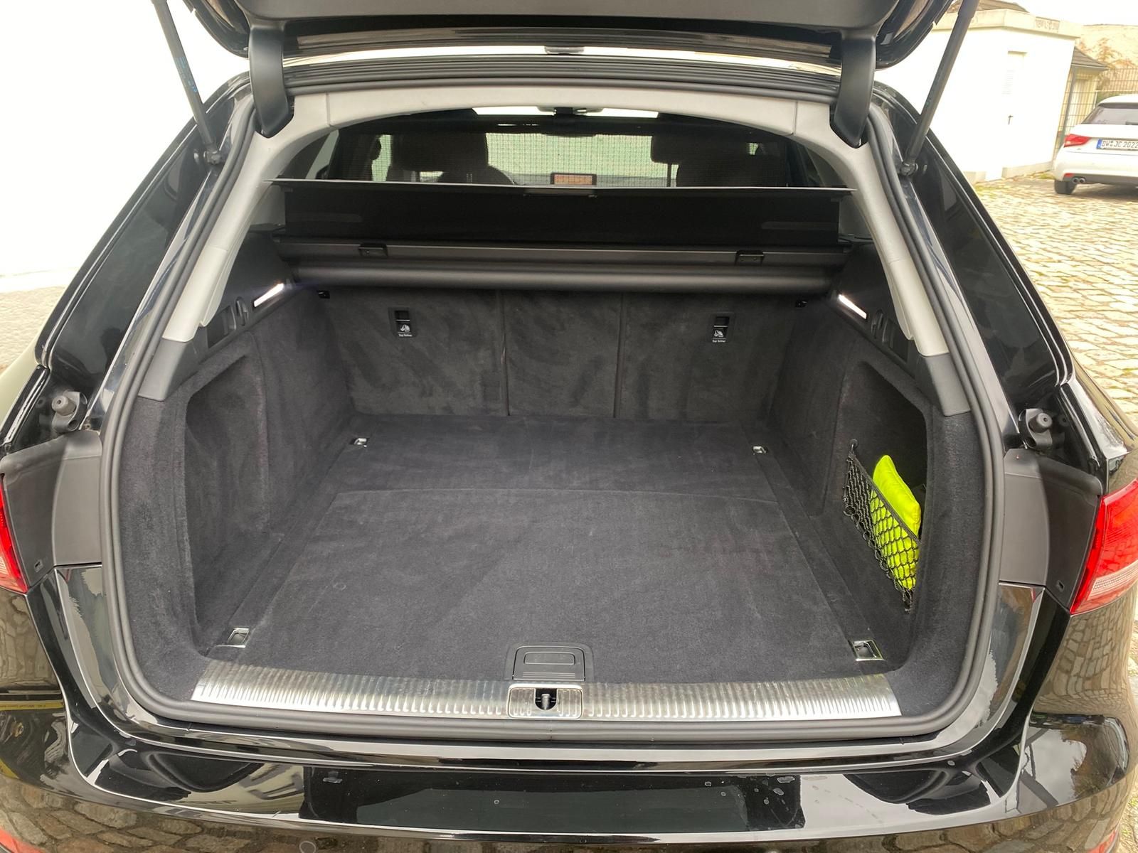 Fahrzeugabbildung Audi A4 Avant 35 TDI S-LINE +BT+NAVI+SHZ+XENON+2xPDC+