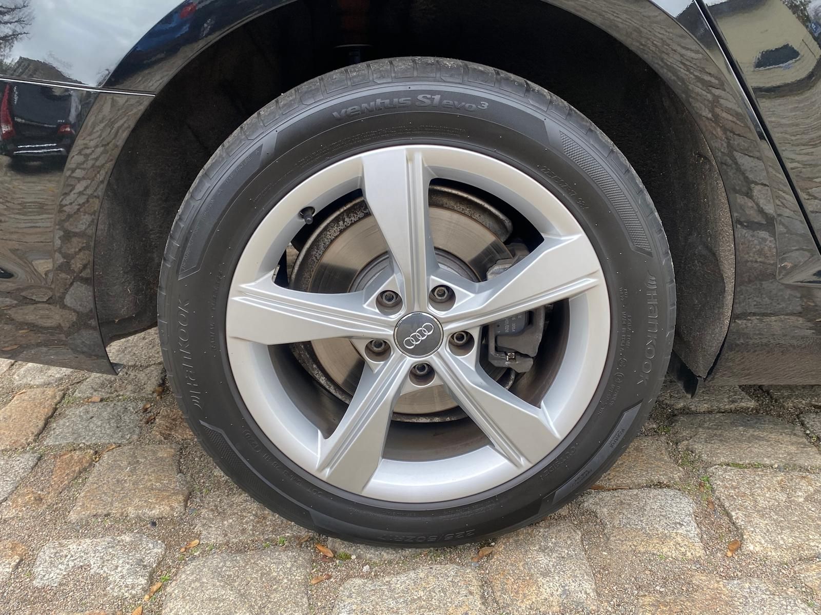Fahrzeugabbildung Audi A4 Avant 35 TDI S-LINE +BT+NAVI+SHZ+XENON+2xPDC+