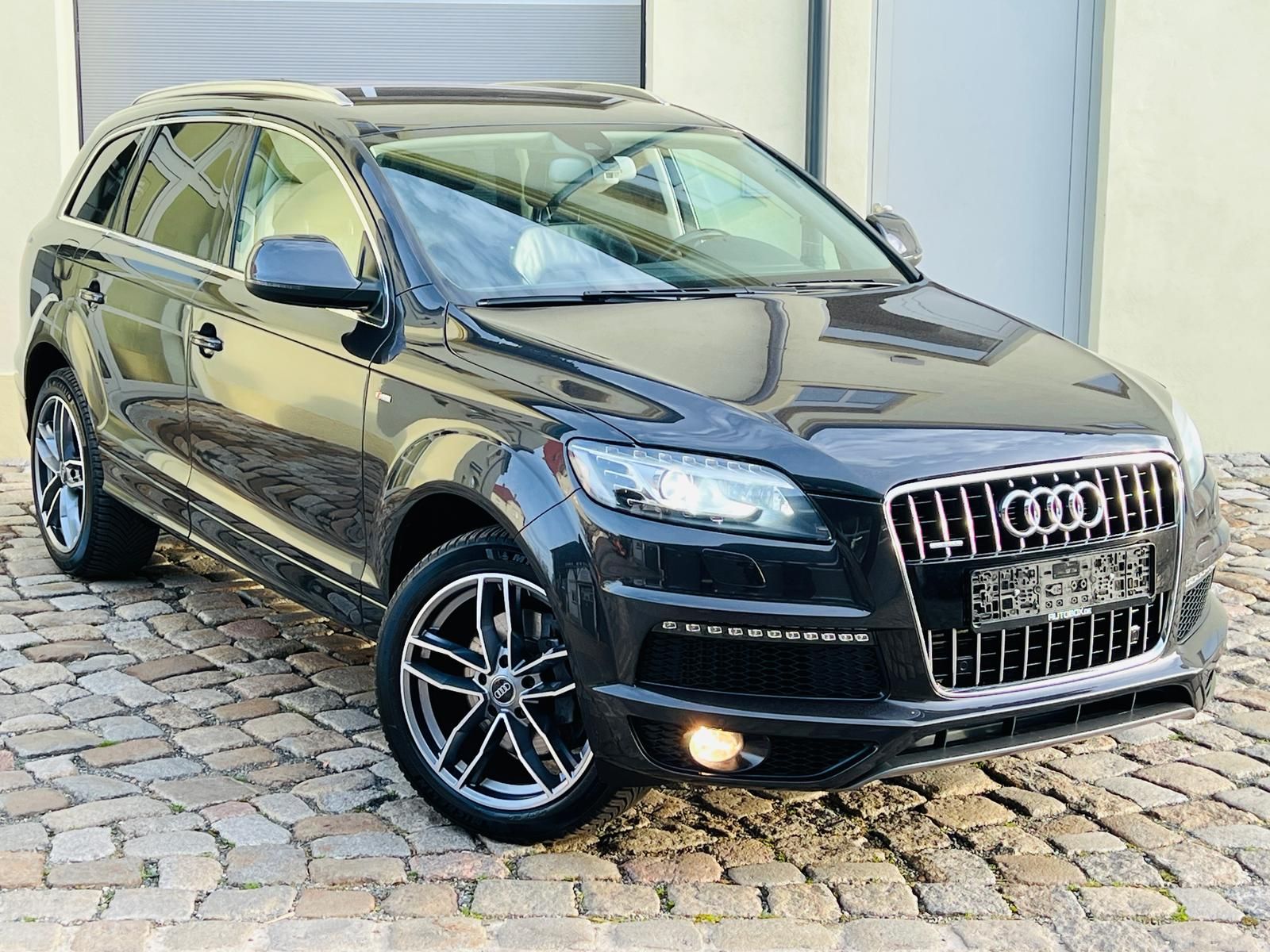 Fahrzeugabbildung Audi Q7 3.0 V6 TDI Quattro +AHK+BOSE+CAM+MEMORY+