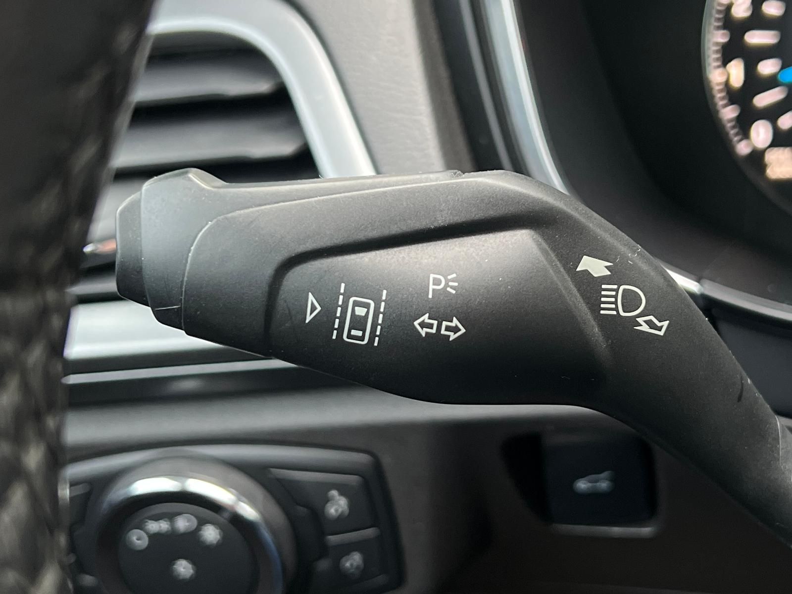 Fahrzeugabbildung Ford Mondeo 2.0 TDCi Titanium +CAM+CARPLAY+DAB+LED+