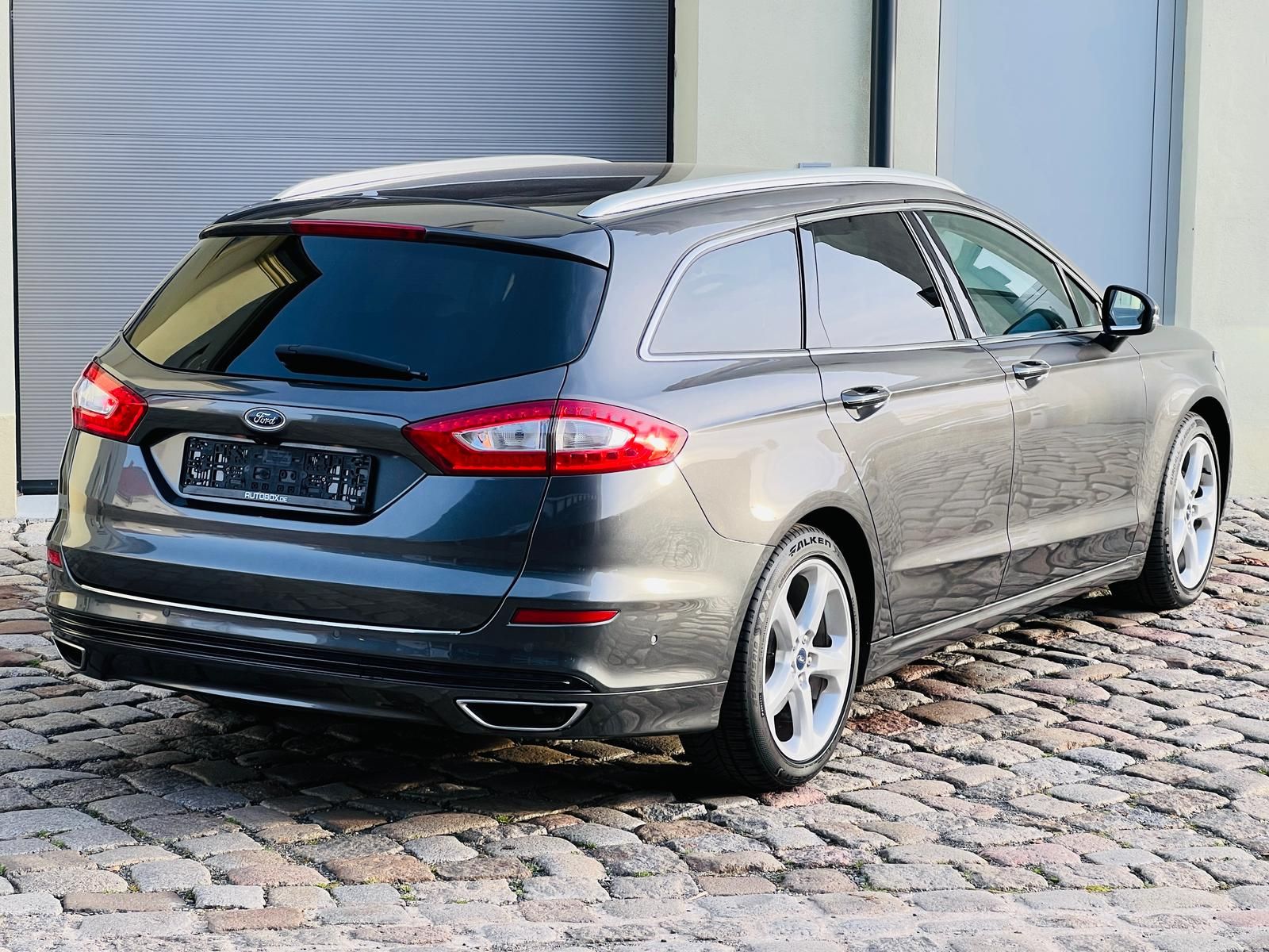 Fahrzeugabbildung Ford Mondeo 2.0 TDCi Titanium +CAM+CARPLAY+DAB+LED+