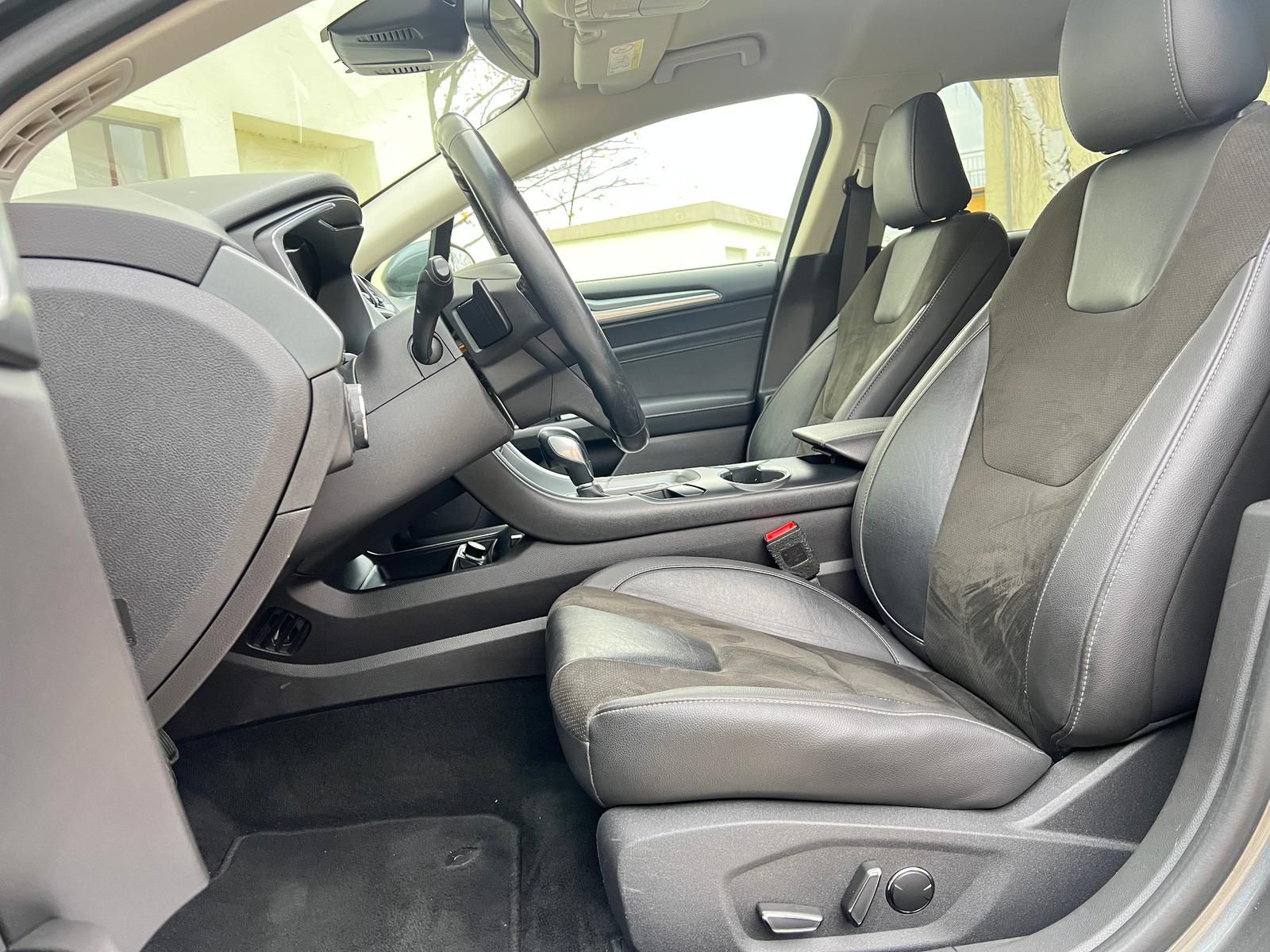 Fahrzeugabbildung Ford Mondeo 2.0 TDCi Titanium +CAM+CARPLAY+DAB+LED+