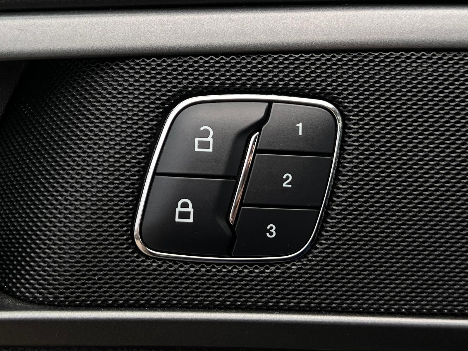 Fahrzeugabbildung Ford Mondeo 2.0 TDCi Titanium +CAM+CARPLAY+DAB+LED+