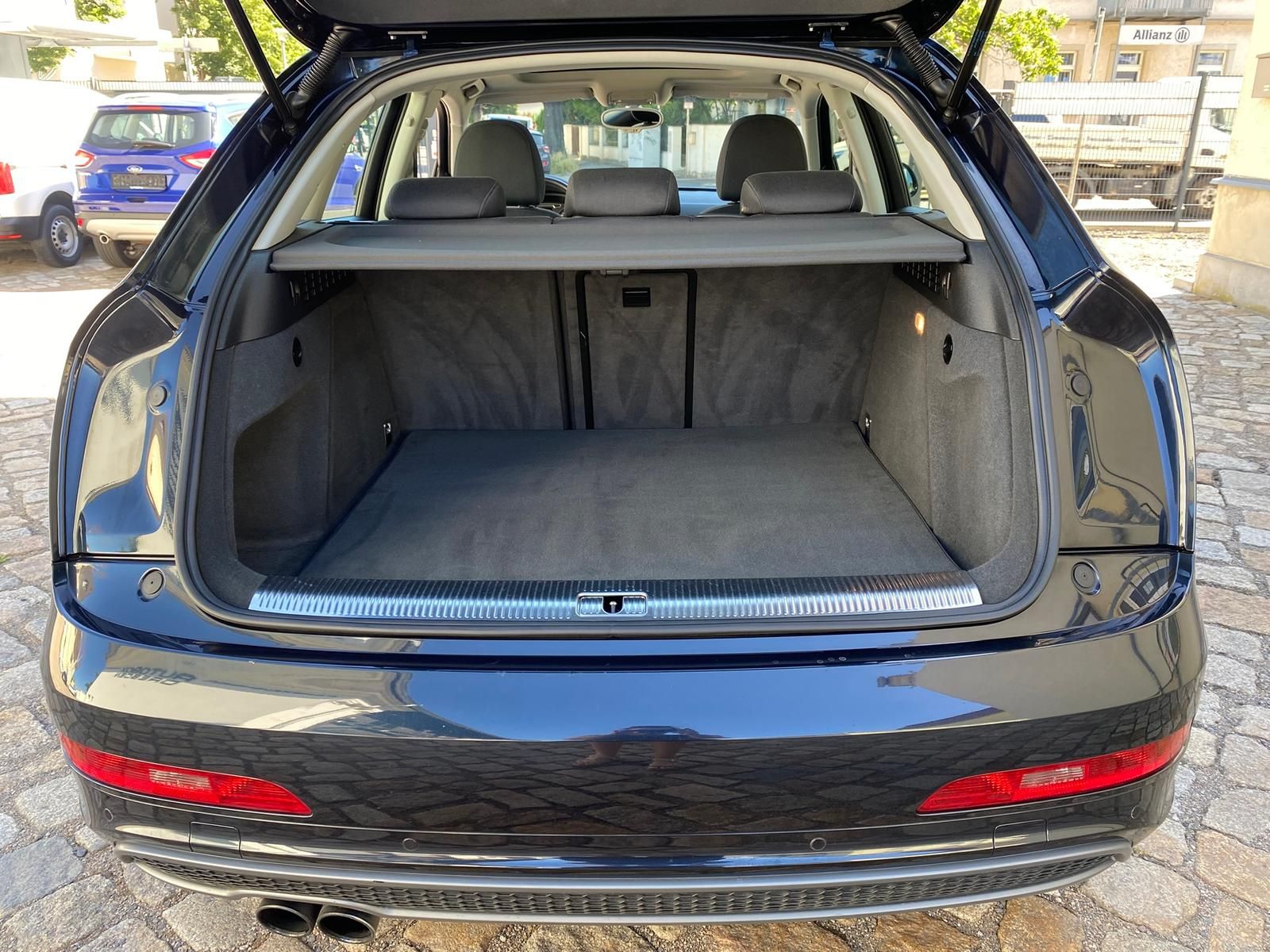 Fahrzeugabbildung Audi Q3 2.0 TFSI Quattro S-LINE +BT+PANO+NAVI+XENON+