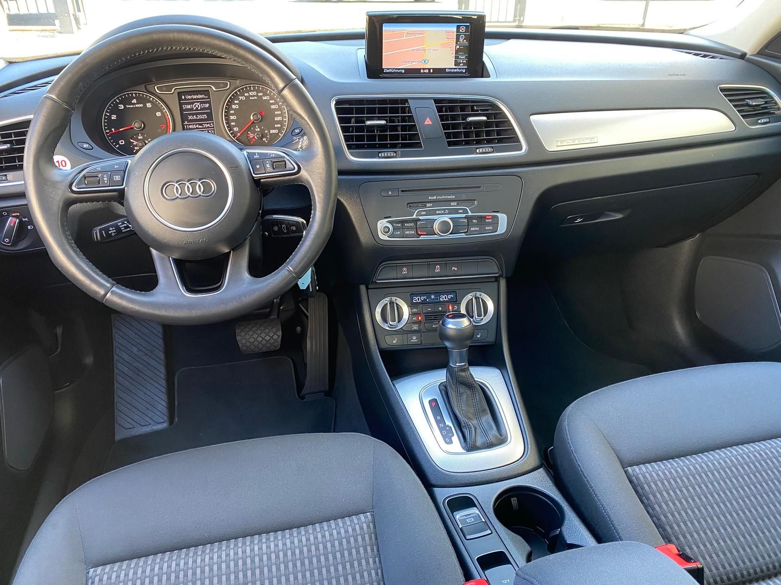 Fahrzeugabbildung Audi Q3 2.0 TFSI Quattro S-LINE +BT+PANO+NAVI+XENON+