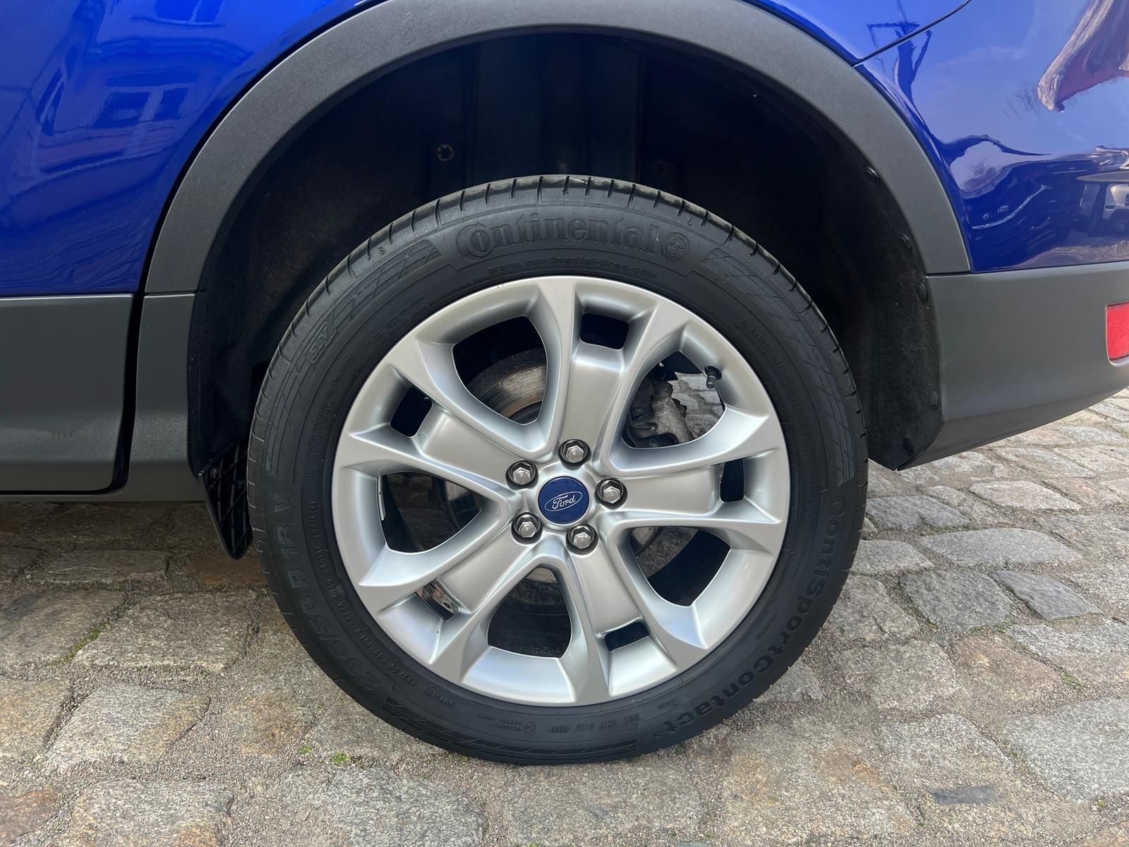 Fahrzeugabbildung Ford Kuga 2.0 TDCi 4x4 Titanium +CAM+NAVI+BI-XENON+