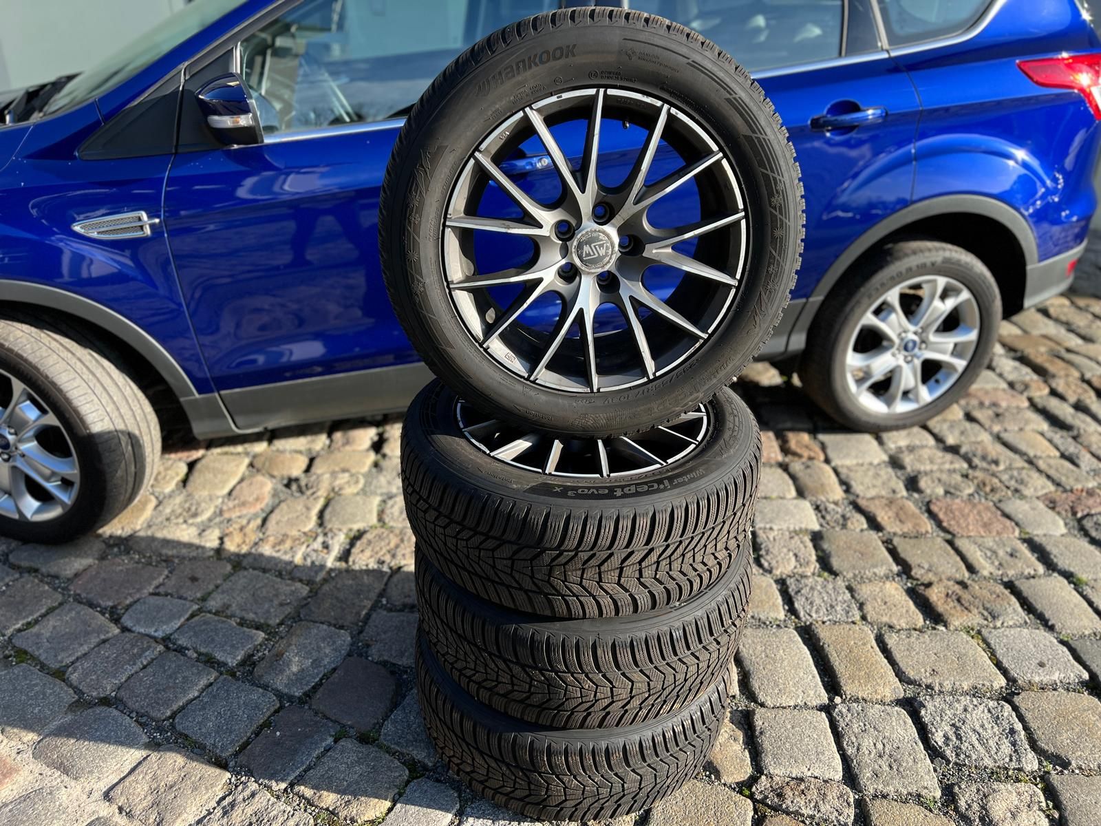 Fahrzeugabbildung Ford Kuga 2.0 TDCi 4x4 Titanium +CAM+NAVI+BI-XENON+