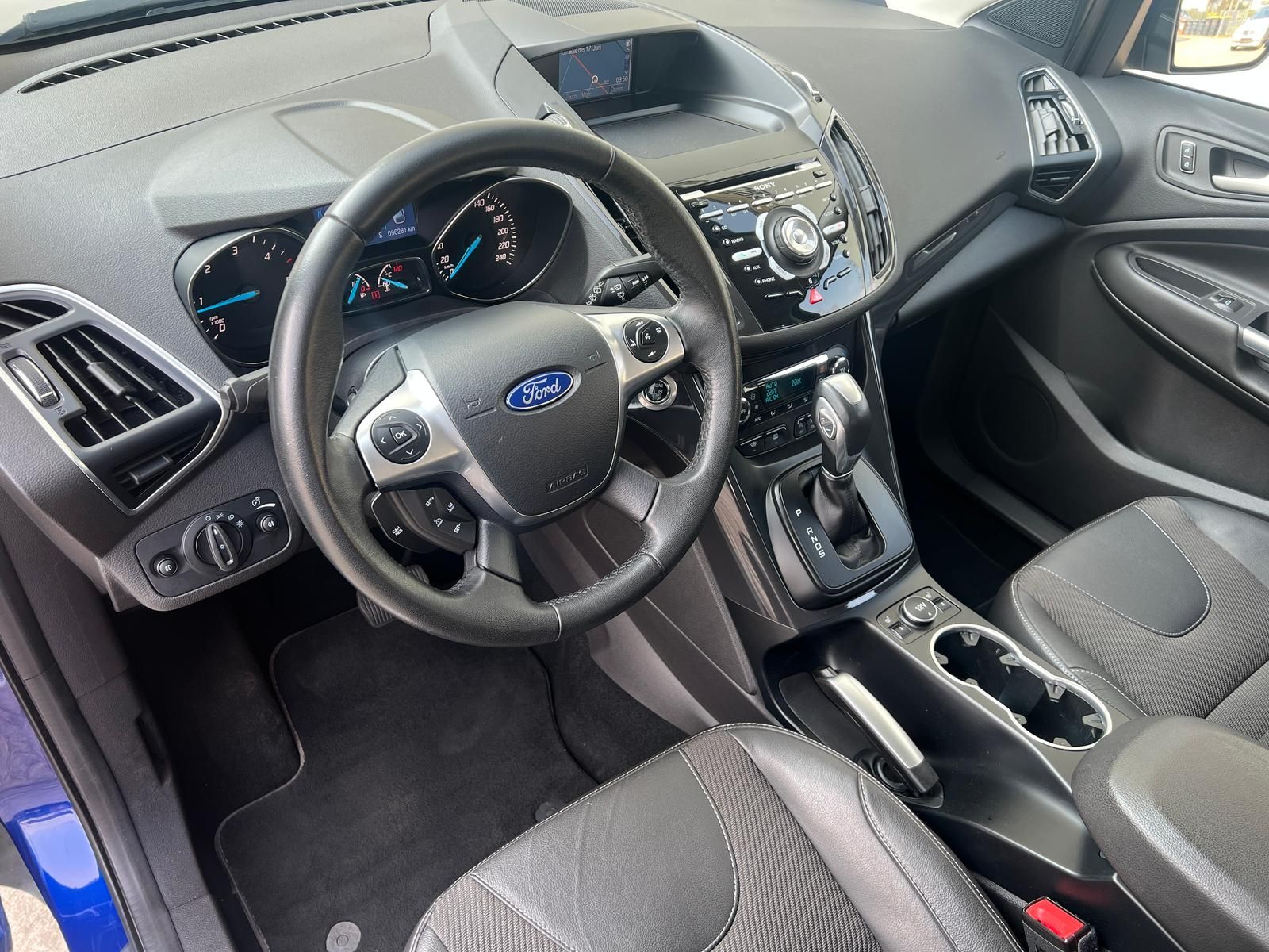 Fahrzeugabbildung Ford Kuga 2.0 TDCi 4x4 Titanium +CAM+NAVI+BI-XENON+