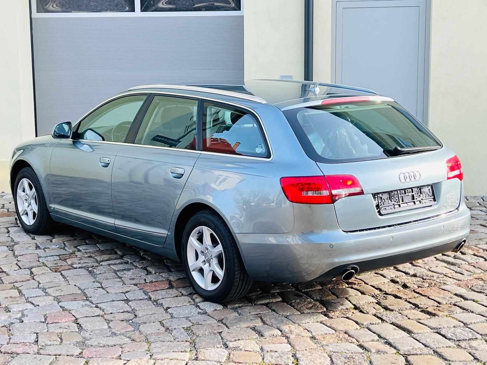 Fahrzeugabbildung Audi A6 Avant 2.8 V6 FSI +Bi-XENON+BT+SHZ+NAVI+2xPDC+