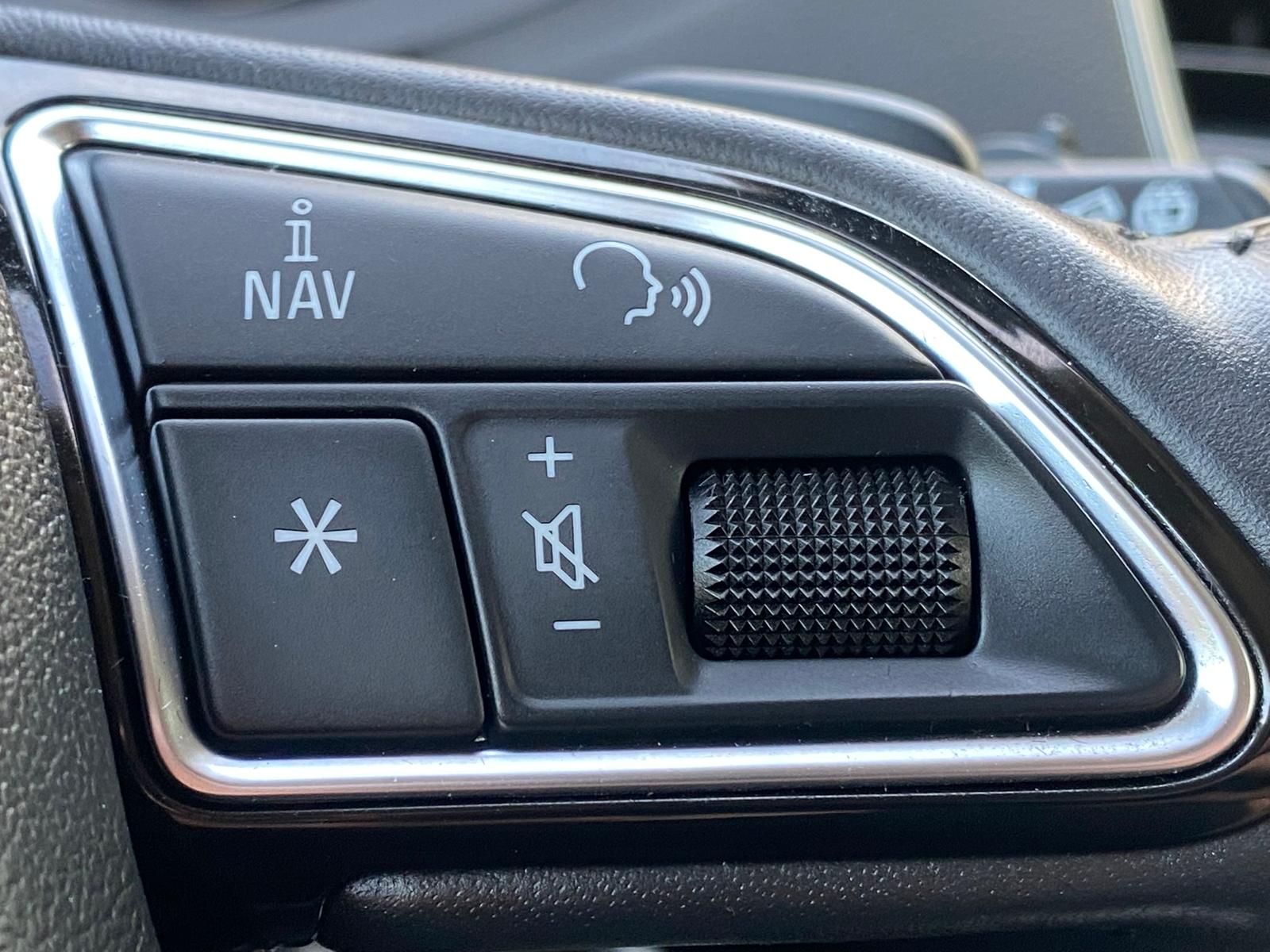 Fahrzeugabbildung Audi Q3 2.0 TDI quattro +Bi-XENON+BT+NAVI+SHZ+PDC+