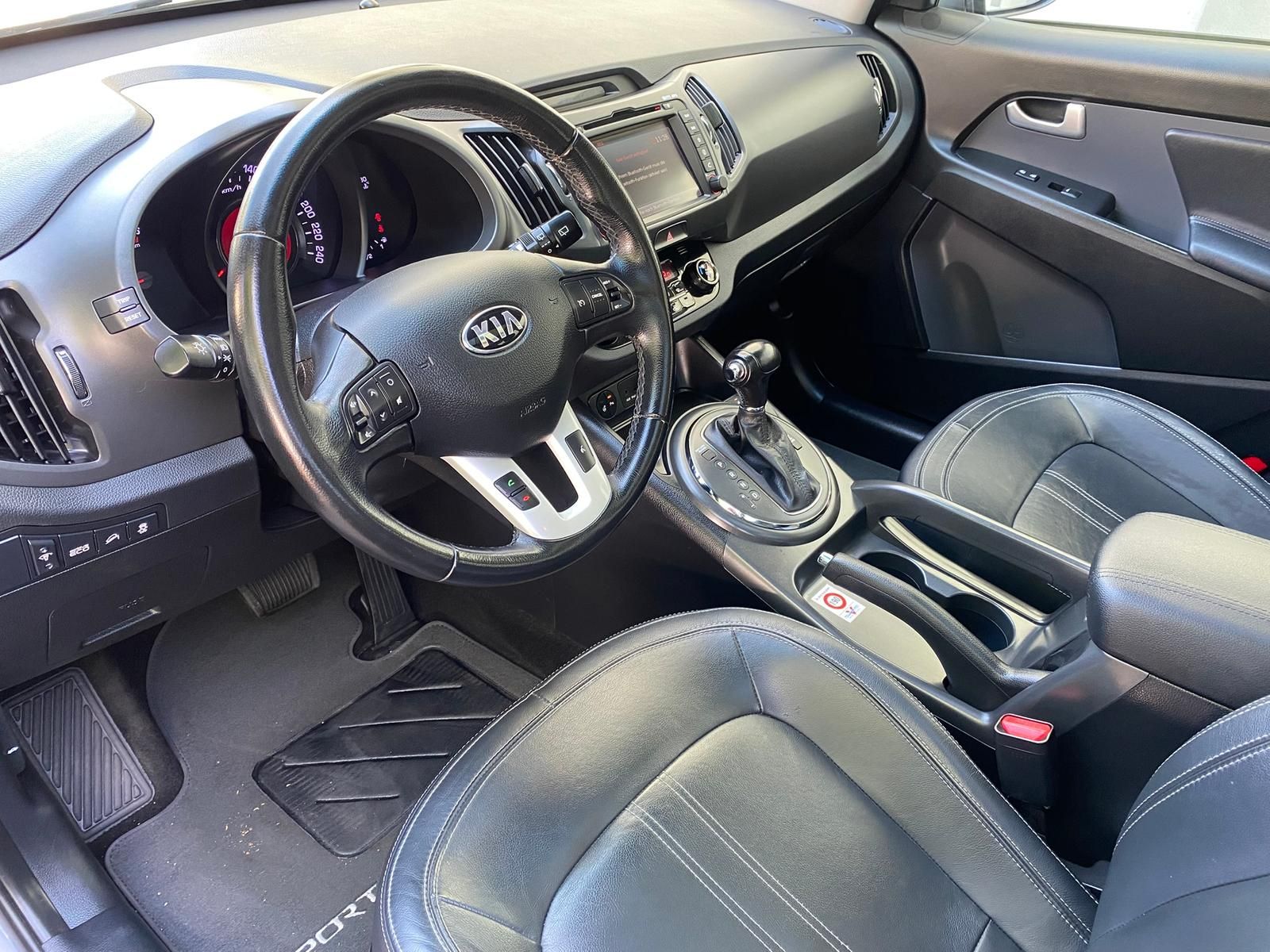 Fahrzeugabbildung Kia Sportage Spirit 4WD +AHK+CAM+PANO+L+N+X+