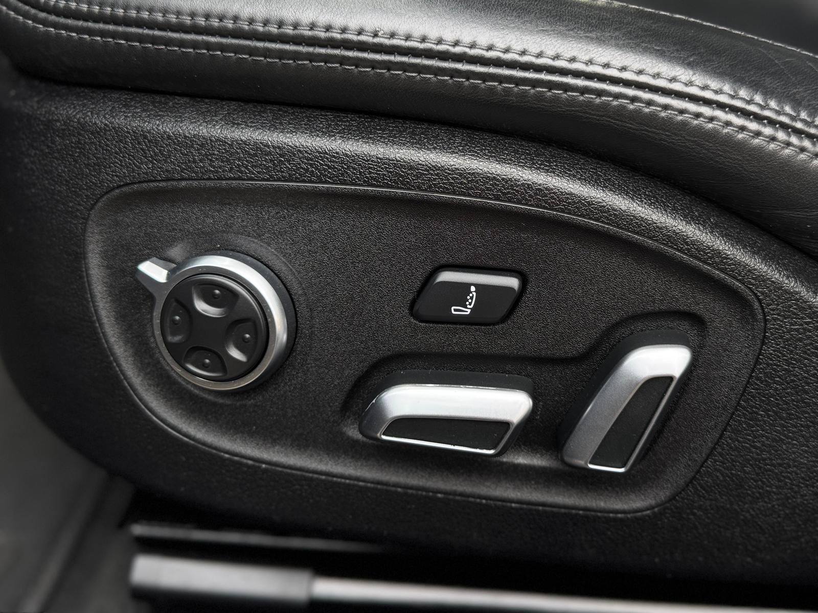 Fahrzeugabbildung Audi A6 3.0 V6 TDI Quattro S-Line Selection +AHK+360°