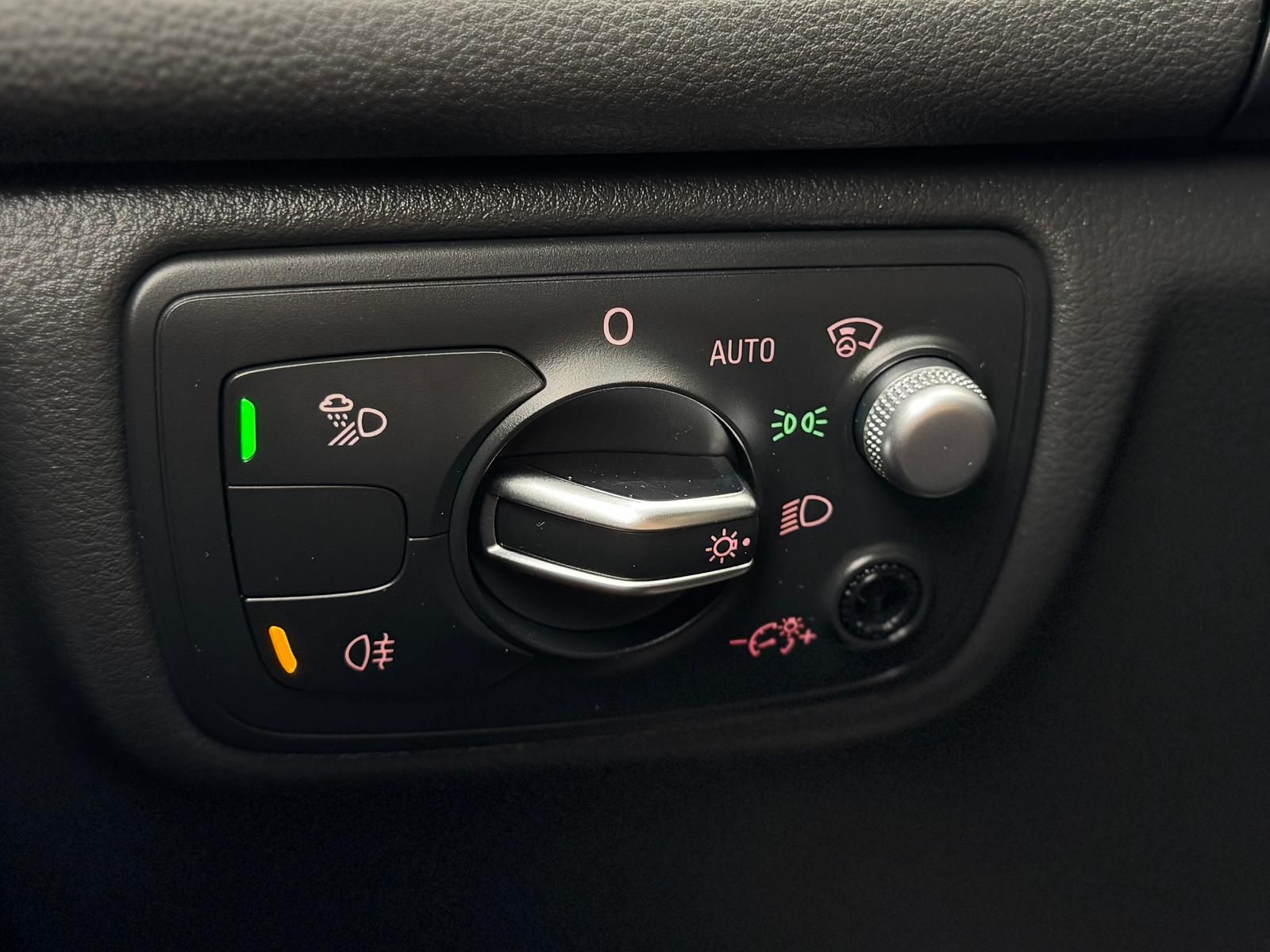 Fahrzeugabbildung Audi A6 3.0 V6 TDI Quattro S-Line Selection +AHK+360°
