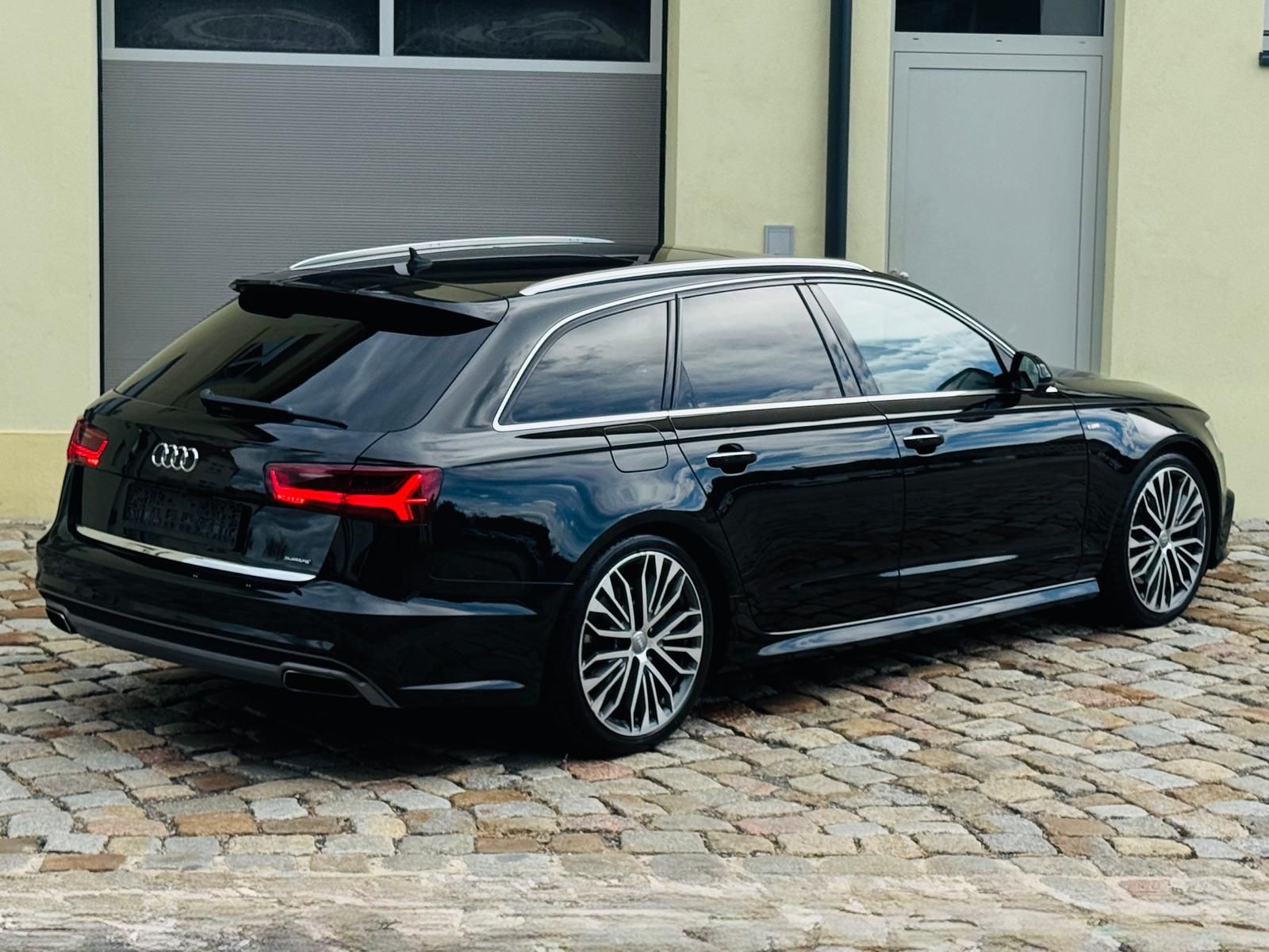 Fahrzeugabbildung Audi A6 3.0 V6 TDI Quattro S-Line Selection +AHK+360°