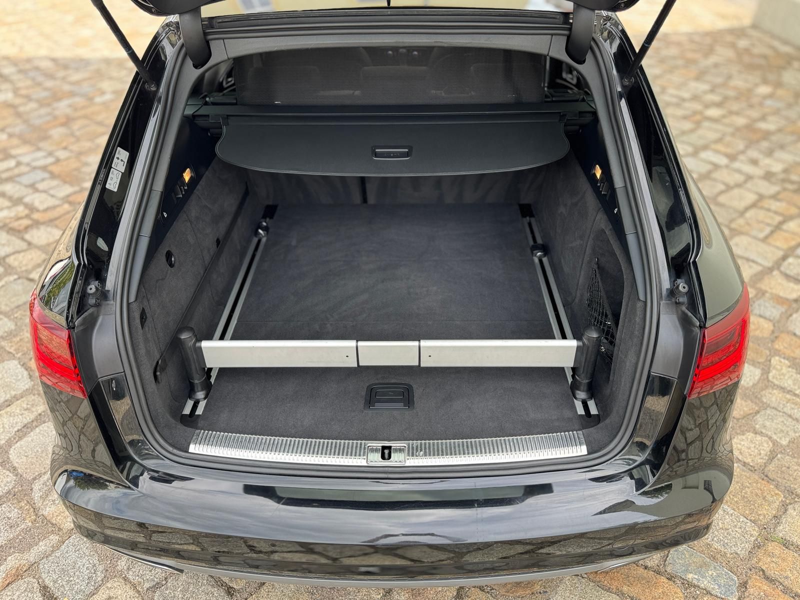 Fahrzeugabbildung Audi A6 3.0 V6 TDI Quattro S-Line Selection +AHK+360°