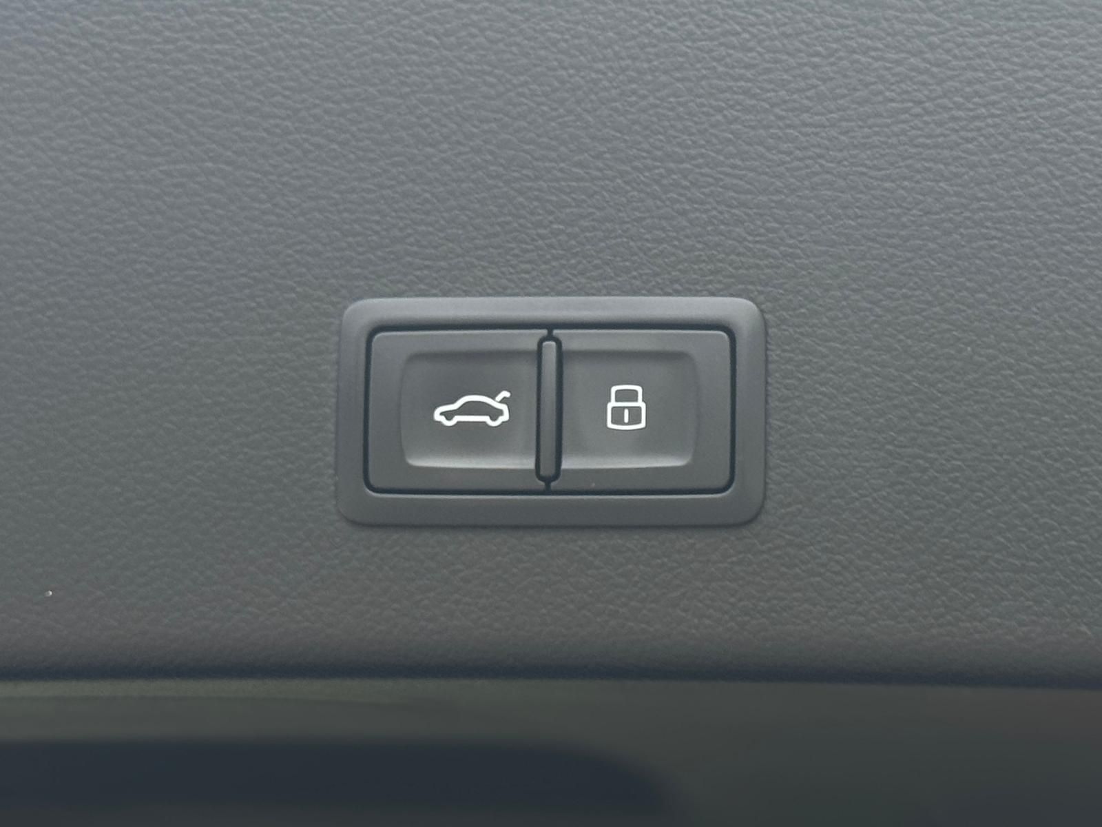 Fahrzeugabbildung Audi A6 3.0 V6 TDI Quattro S-Line Selection +AHK+360°