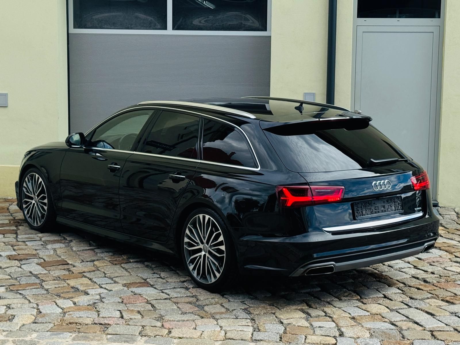Fahrzeugabbildung Audi A6 3.0 V6 TDI Quattro S-Line Selection +AHK+360°