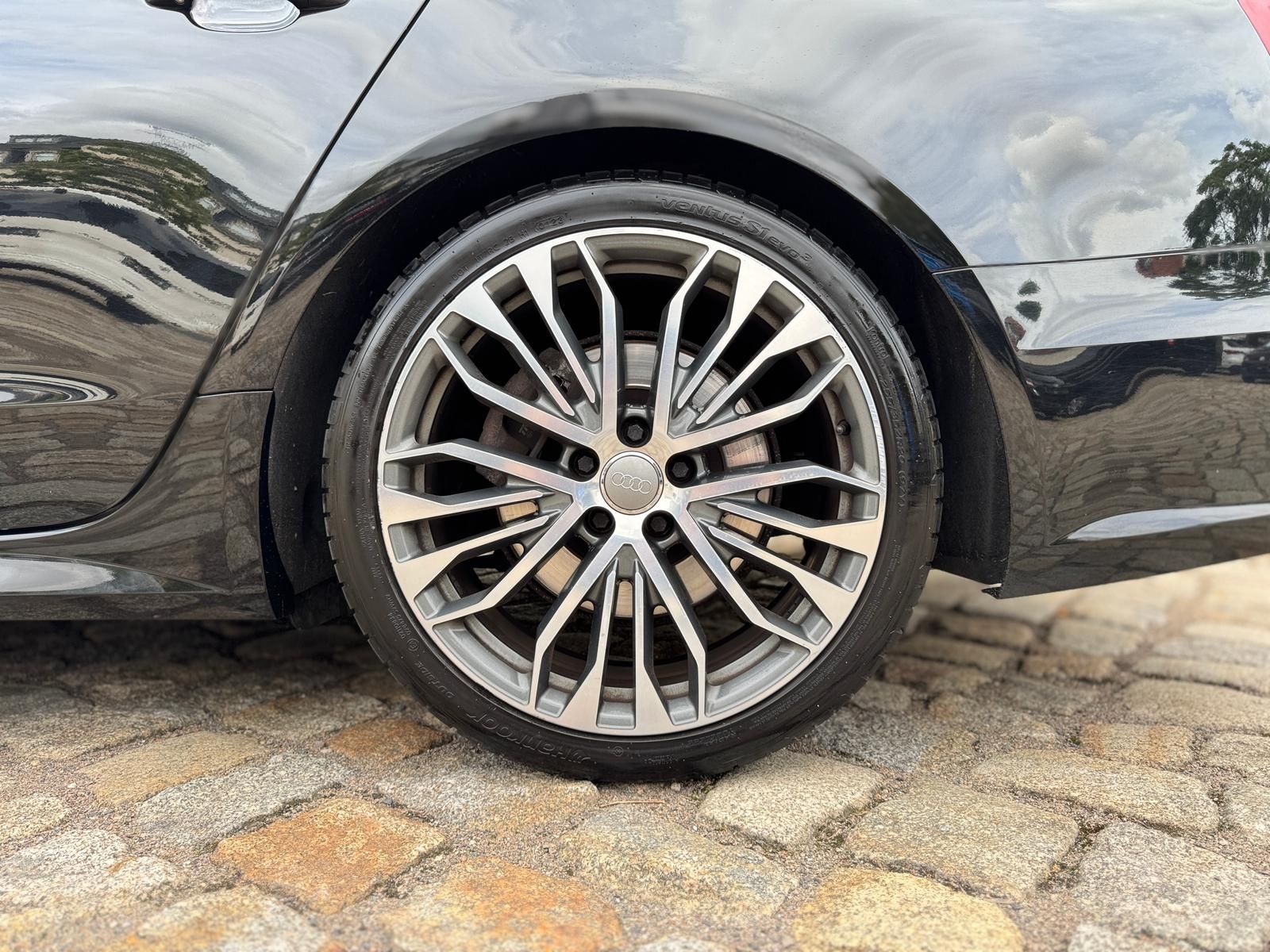 Fahrzeugabbildung Audi A6 3.0 V6 TDI Quattro S-Line Selection +AHK+360°