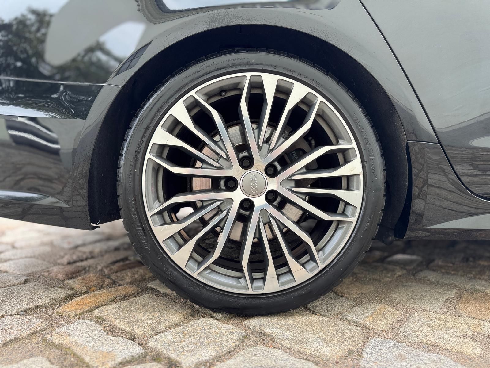 Fahrzeugabbildung Audi A6 3.0 V6 TDI Quattro S-Line Selection +AHK+360°