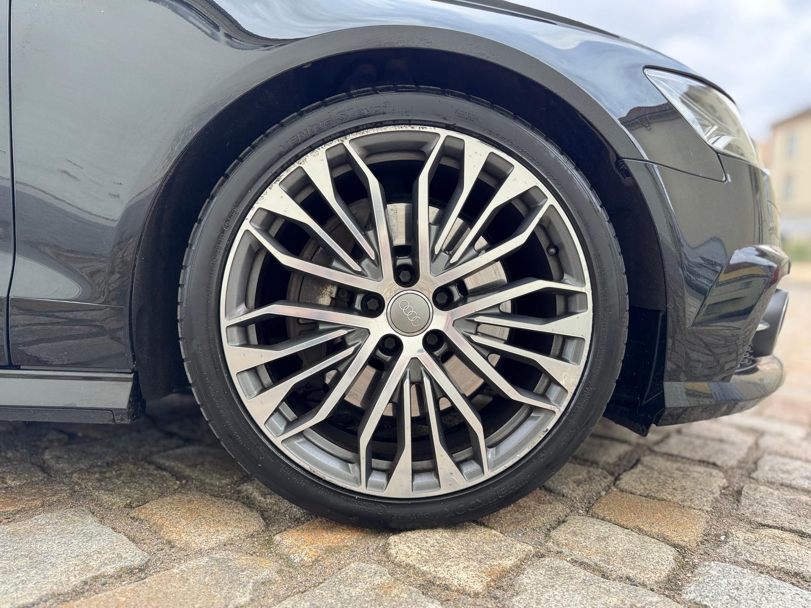 Fahrzeugabbildung Audi A6 3.0 V6 TDI Quattro S-Line Selection +AHK+360°