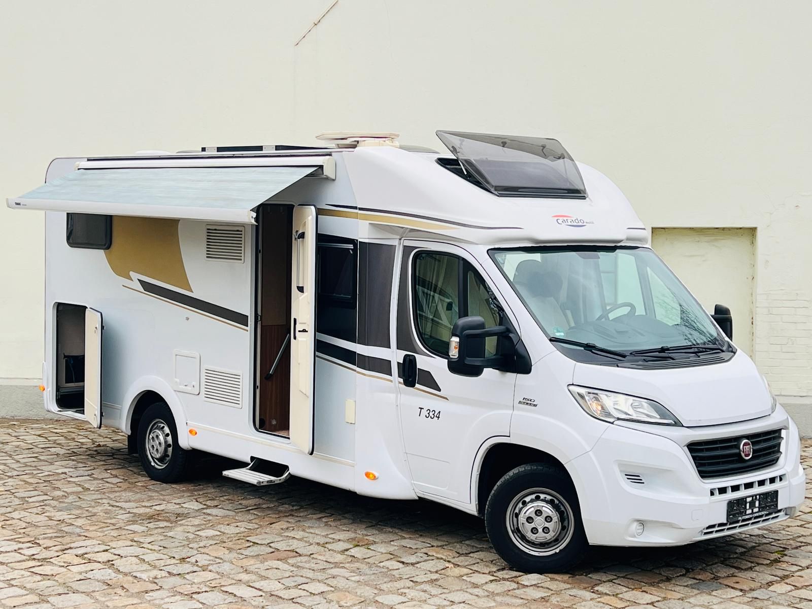 Fahrzeugabbildung Carado T 334 Automatik +CARPLAY+DAB+SAT-TV+STHZ+