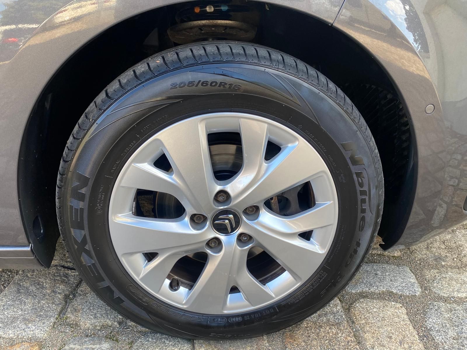 Fahrzeugabbildung Citroën C4 SpaceTourer Grand Selection +BT+NAVI+7-SITZE+