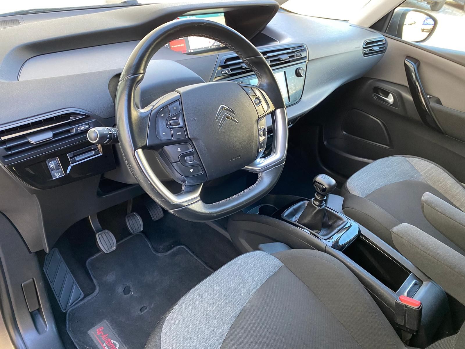 Fahrzeugabbildung Citroën C4 SpaceTourer Grand Selection +BT+NAVI+7-SITZE+