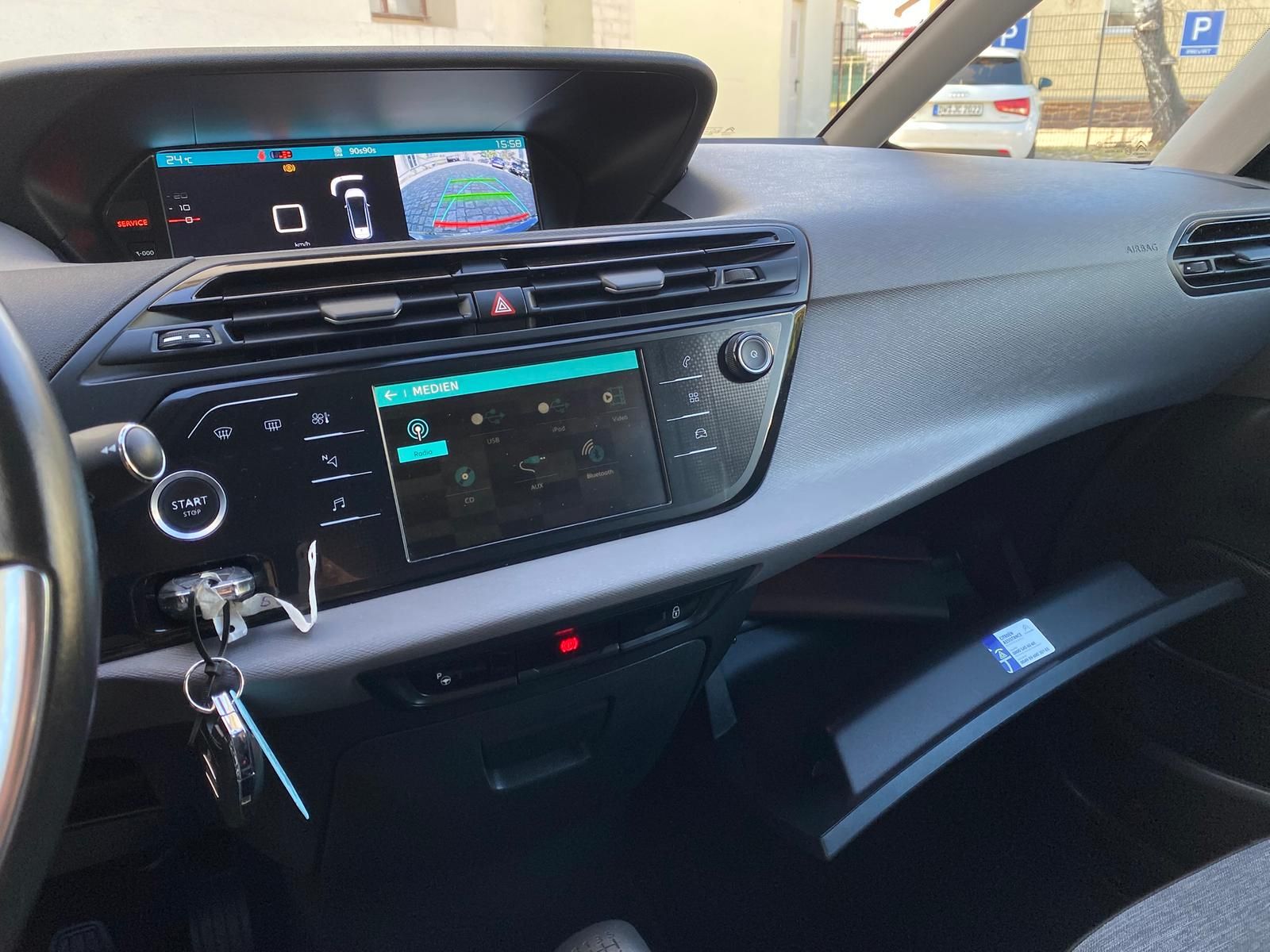 Fahrzeugabbildung Citroën C4 SpaceTourer Grand Selection +BT+NAVI+7-SITZE+